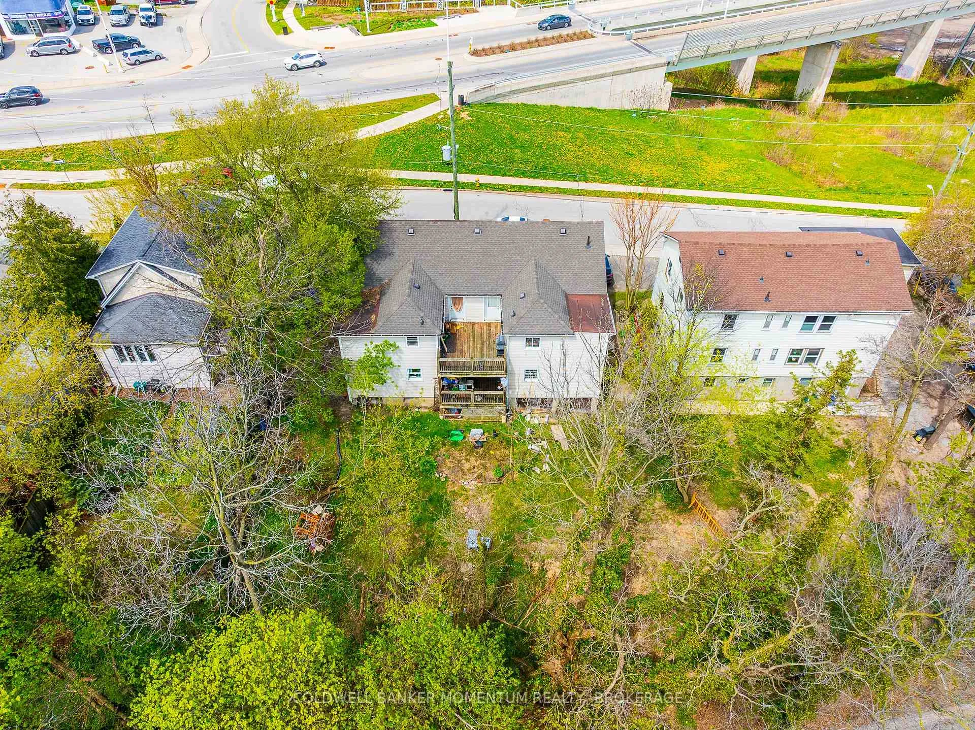 Photo 4 of 17 Hainer Street, St. Catharines, Western Hill — HOMEH