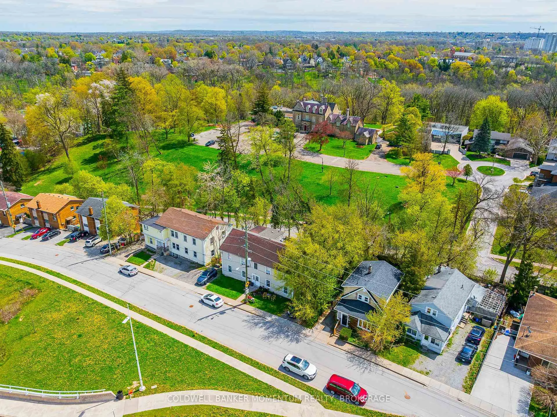 Photo 5 of 17 Hainer Street, St. Catharines, Western Hill — HOMEH