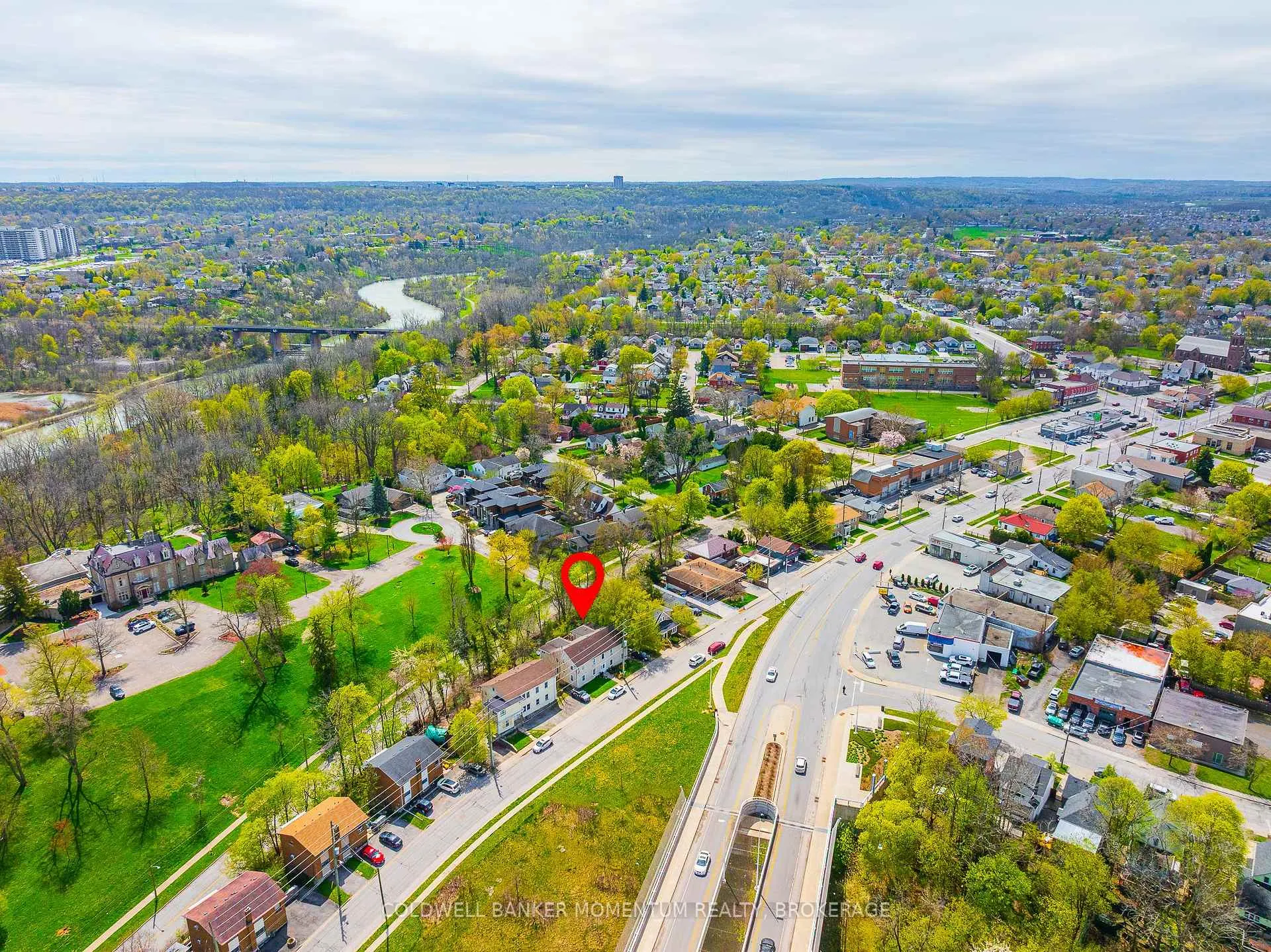 Photo 9 of 17 Hainer Street, St. Catharines, Western Hill — HOMEH