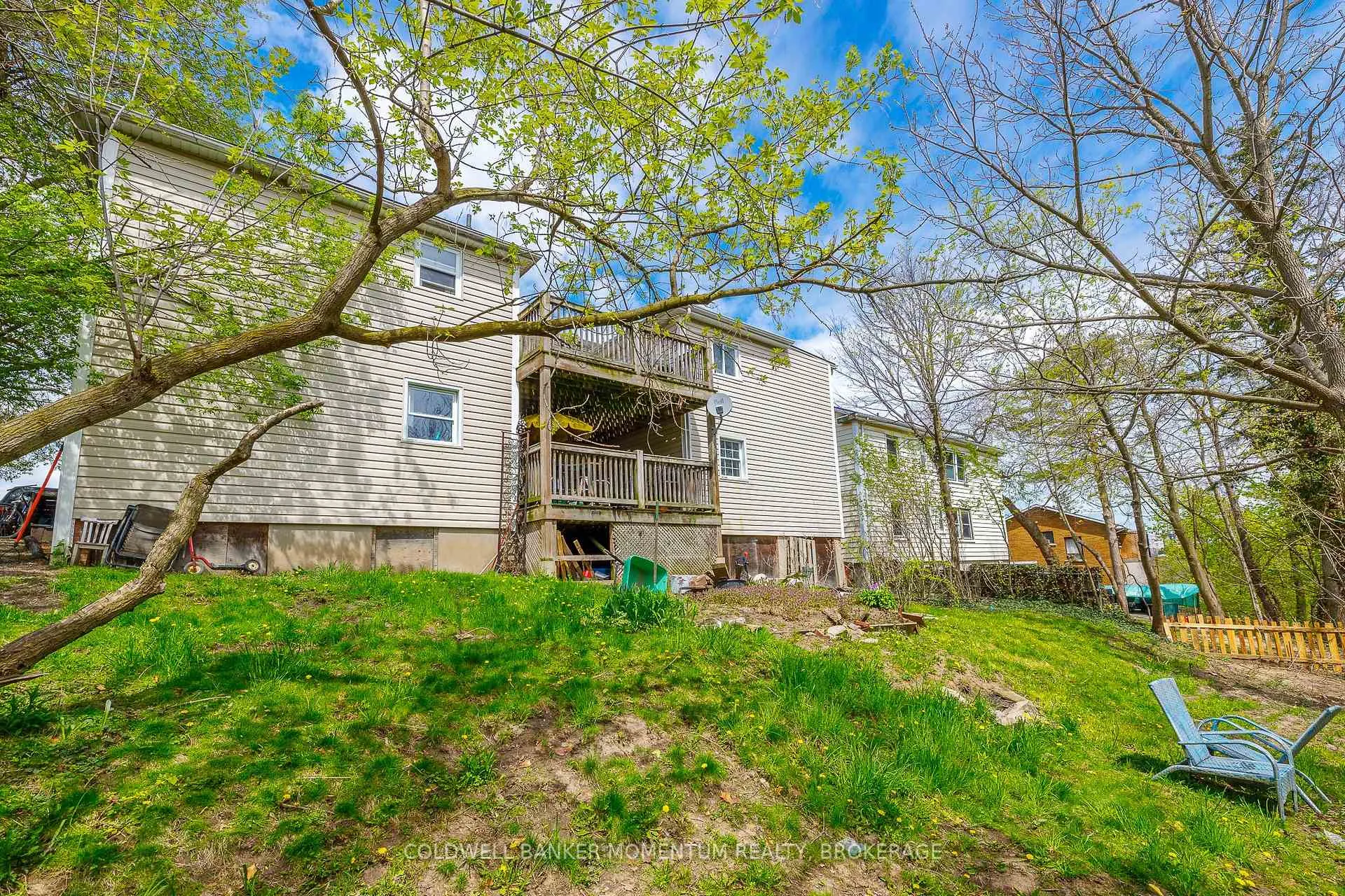 Photo 18 of 17 Hainer Street, St. Catharines, Western Hill — HOMEH