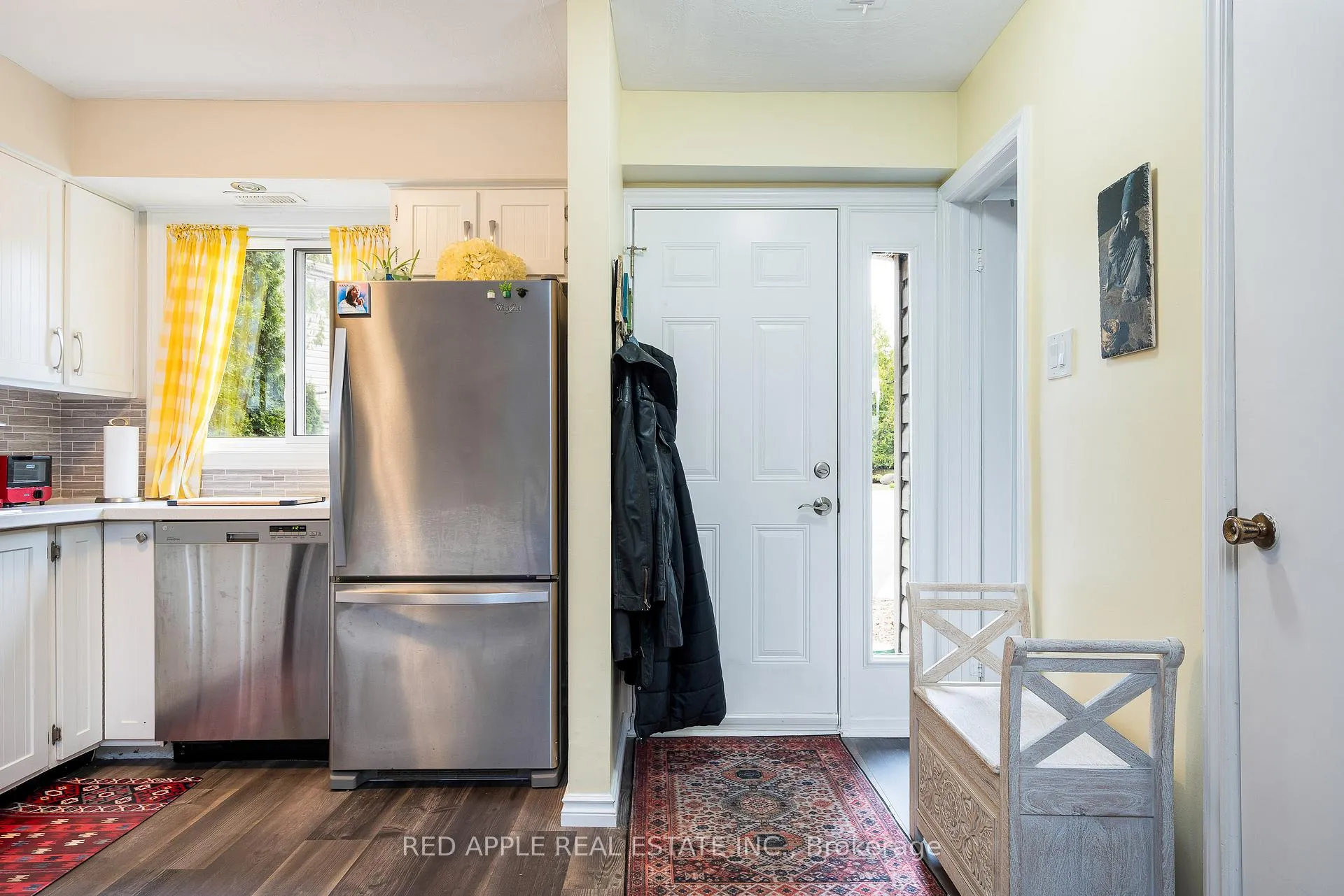Photo 6 of 135 Escarpment Crescent, Collingwood — HOMEH