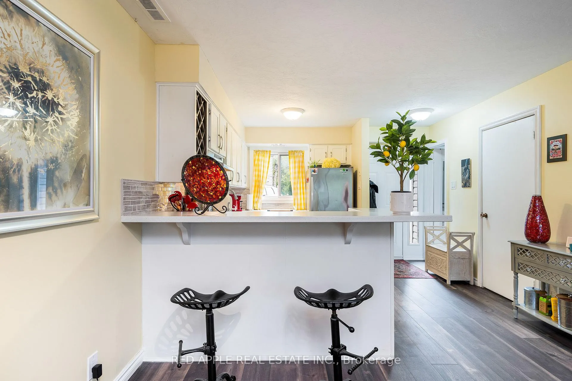 Photo 7 of 135 Escarpment Crescent, Collingwood — HOMEH