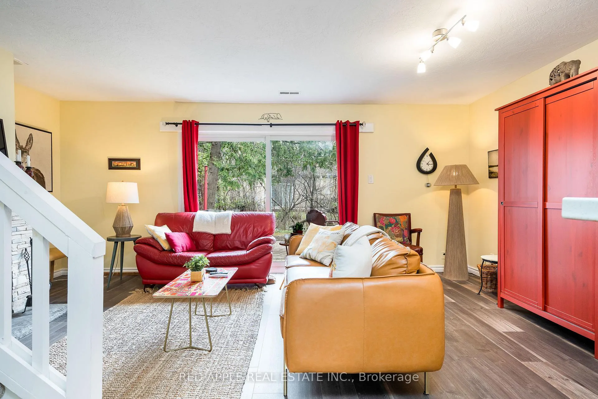 Photo 8 of 135 Escarpment Crescent, Collingwood — HOMEH