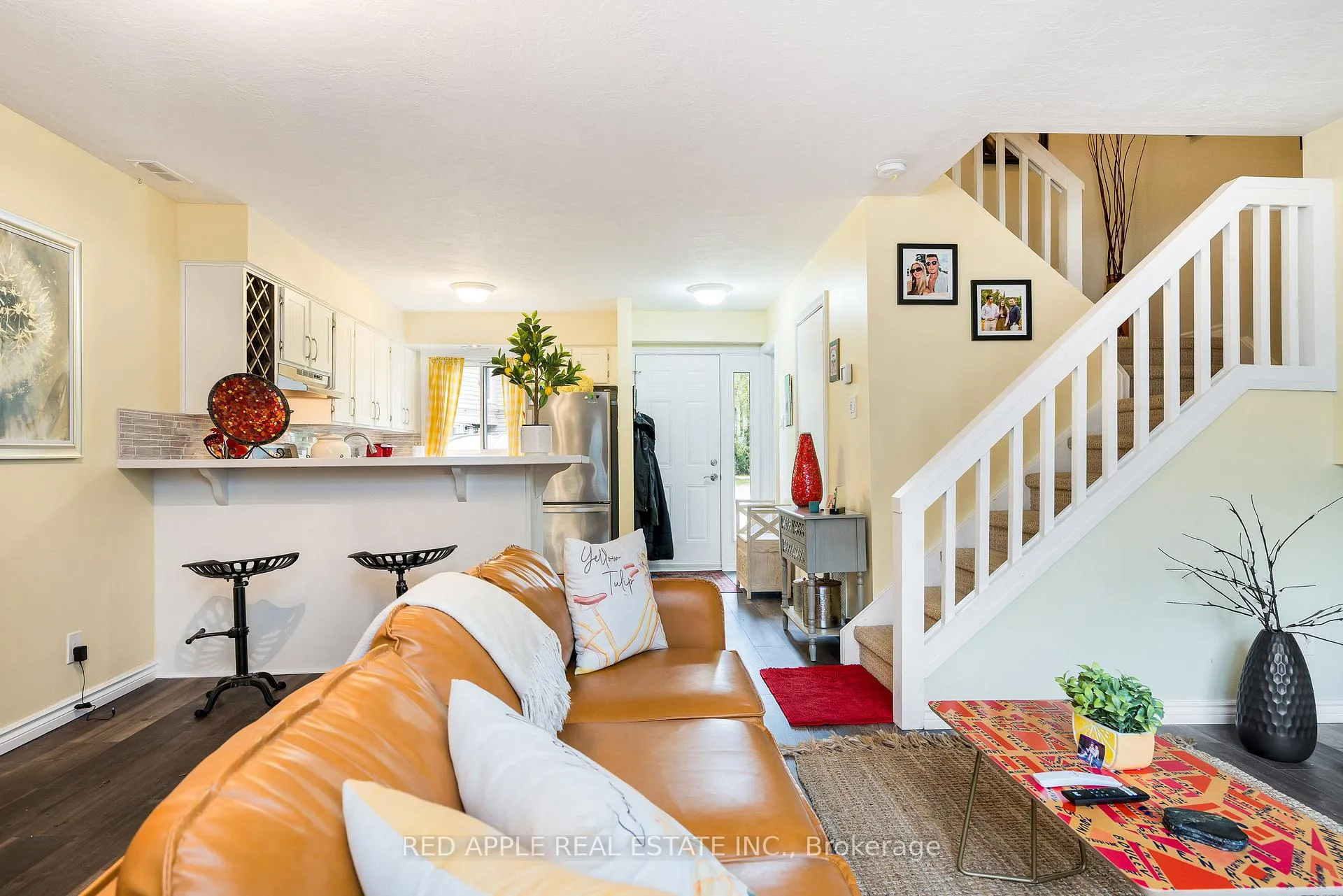 Photo 12 of 135 Escarpment Crescent, Collingwood — HOMEH
