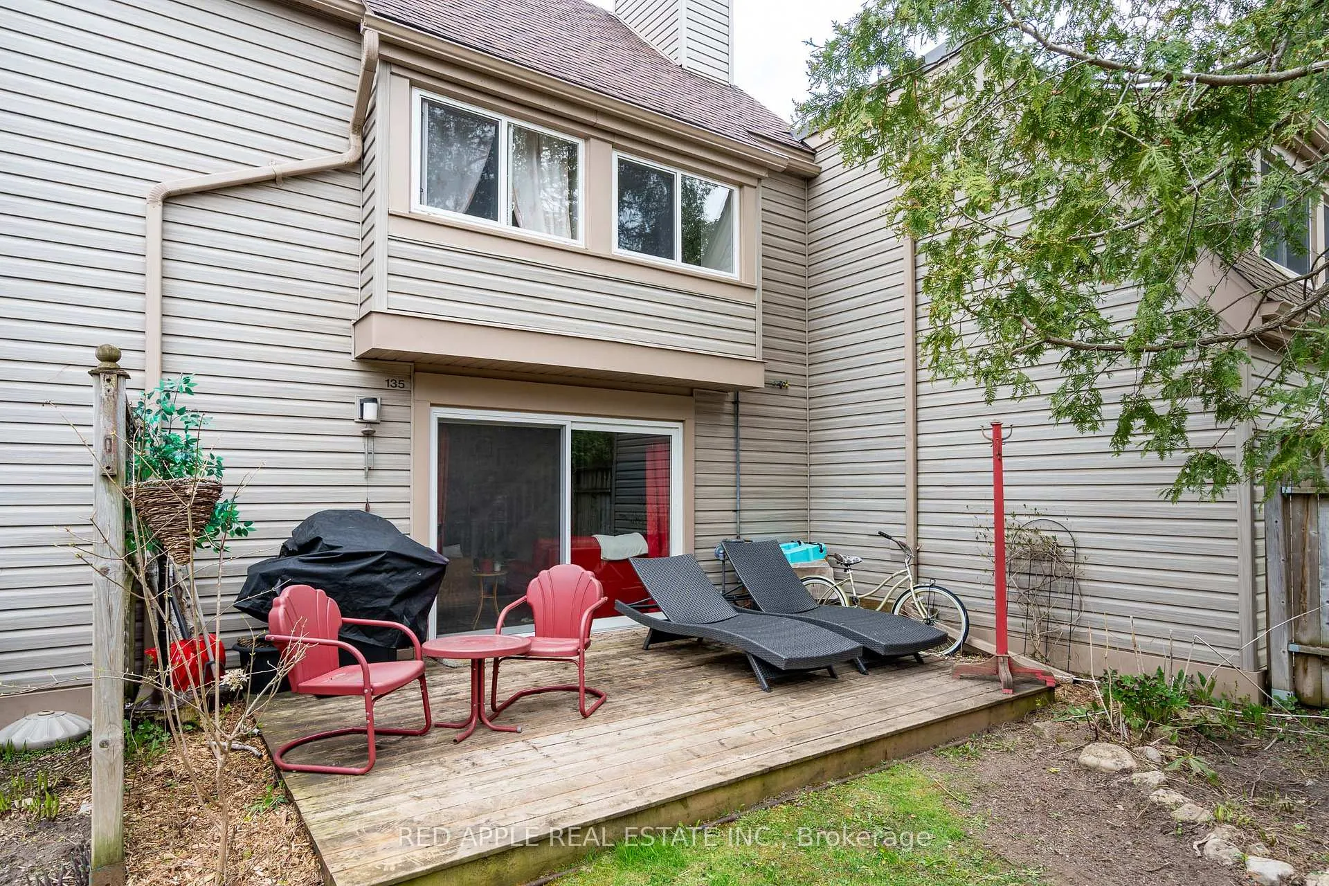 Photo 13 of 135 Escarpment Crescent, Collingwood — HOMEH
