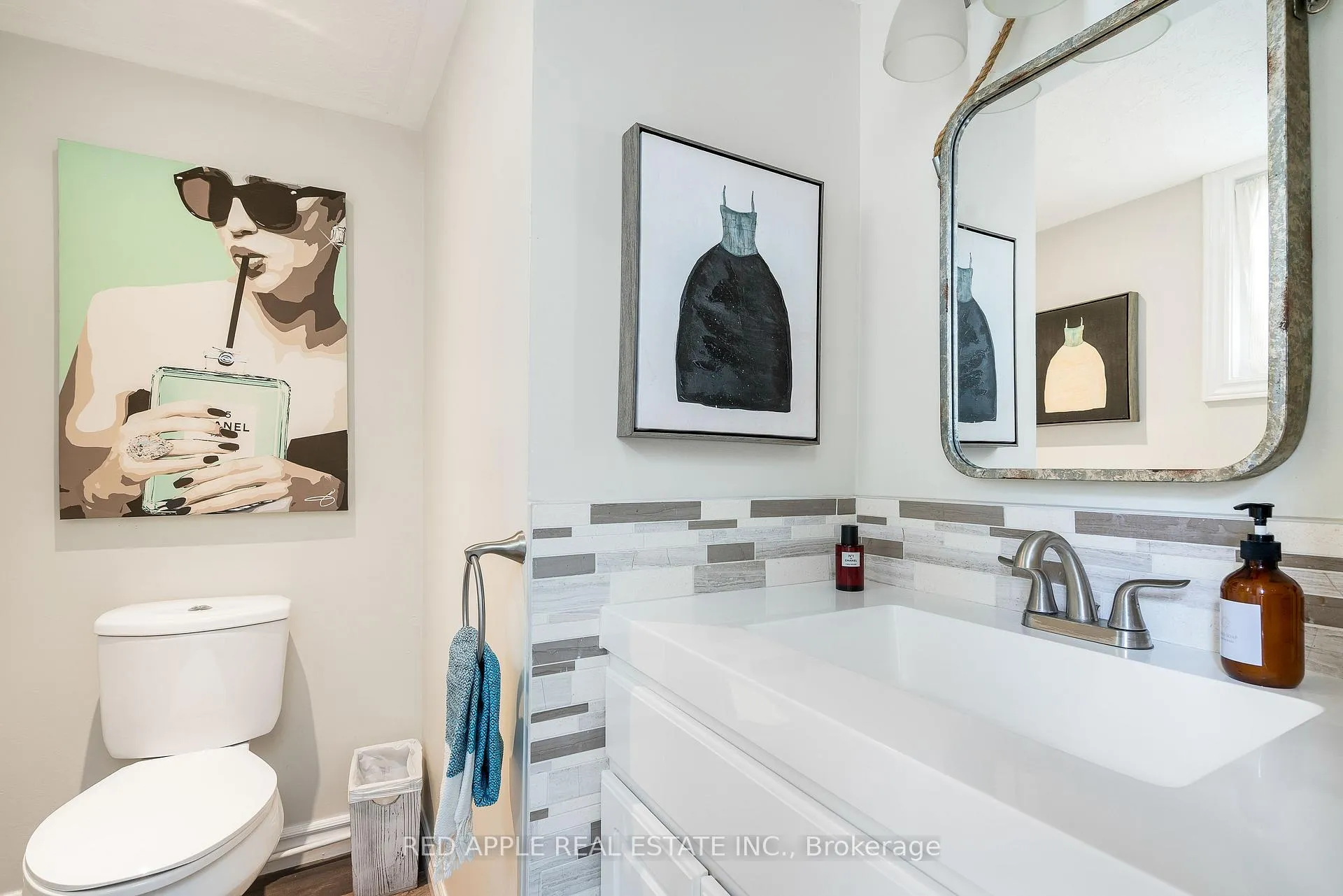Photo 16 of 135 Escarpment Crescent, Collingwood — HOMEH