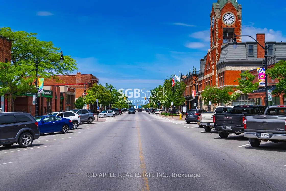 Photo 27 of 135 Escarpment Crescent, Collingwood — HOMEH