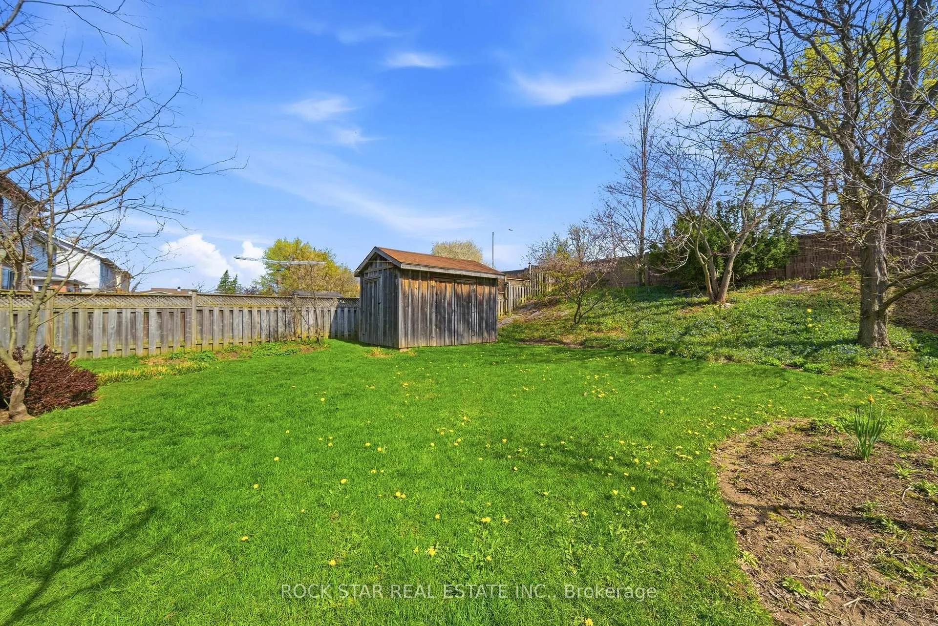 Photo 36 of 18 Northforest Trail, Kitchener — HOMEH