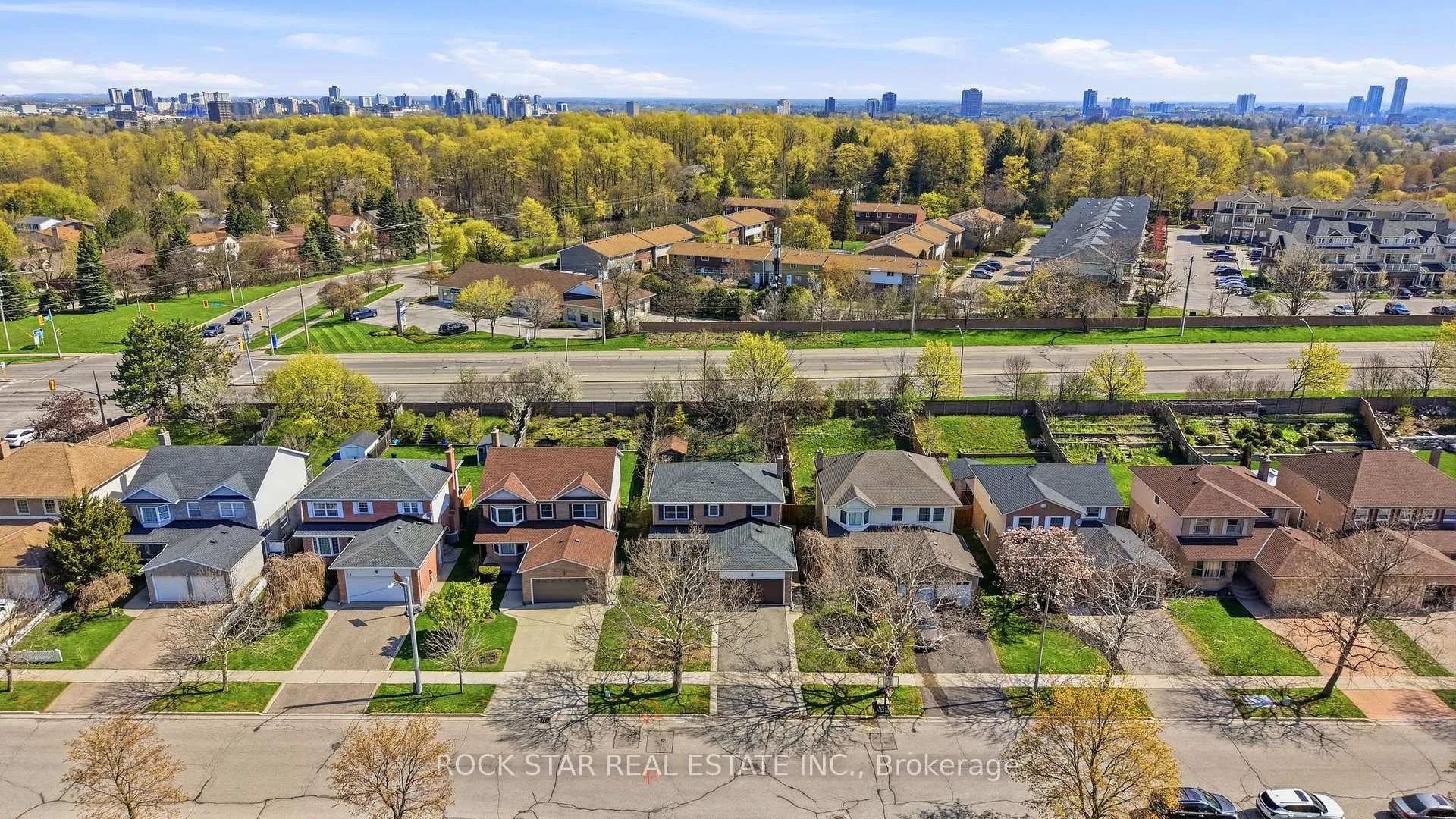 Photo 41 of 18 Northforest Trail, Kitchener — HOMEH