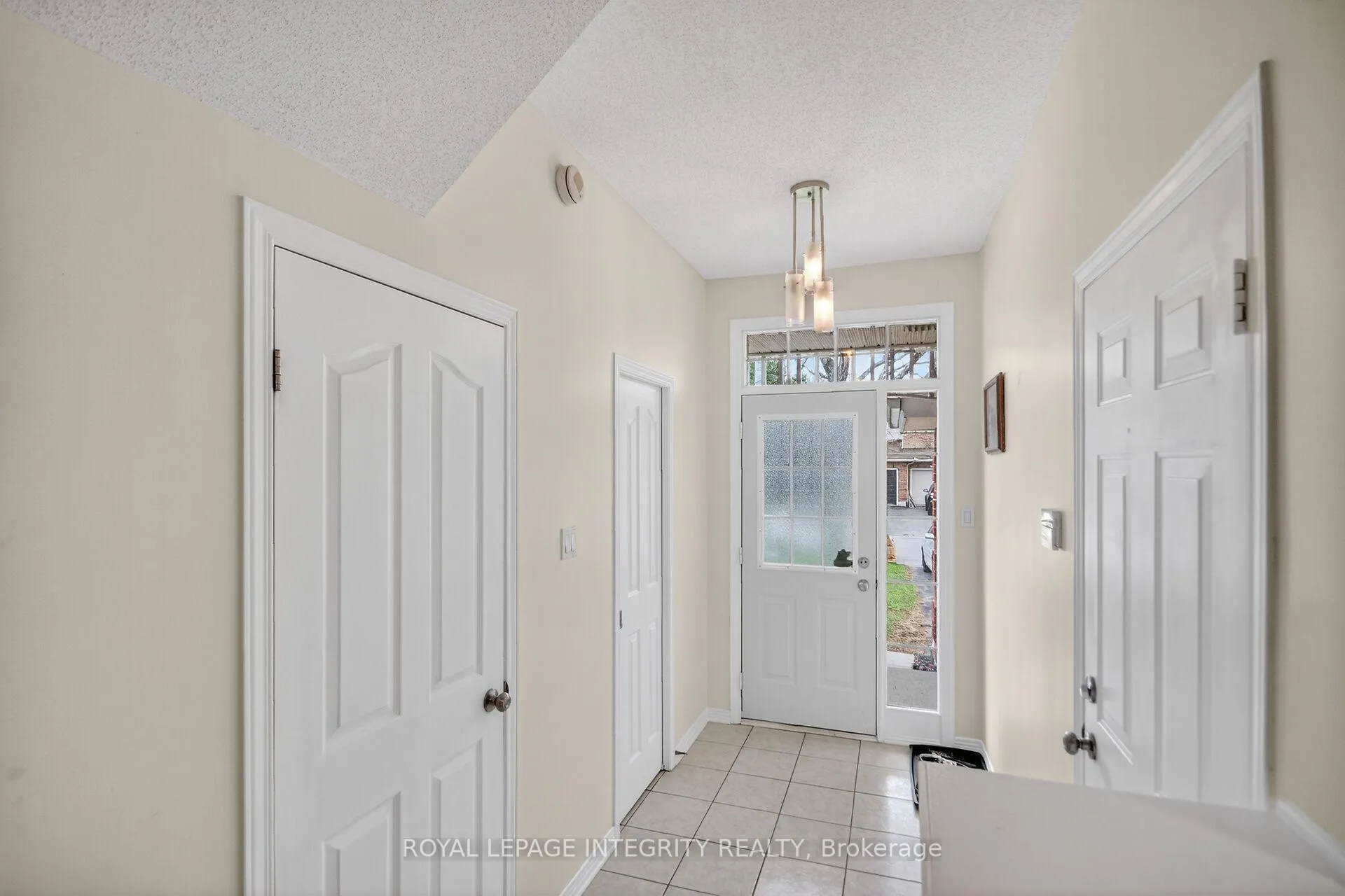 Photo 4 of 4369 Wildmint Square, Ottawa, Riverside South/Gloucester Glen — HOMEH