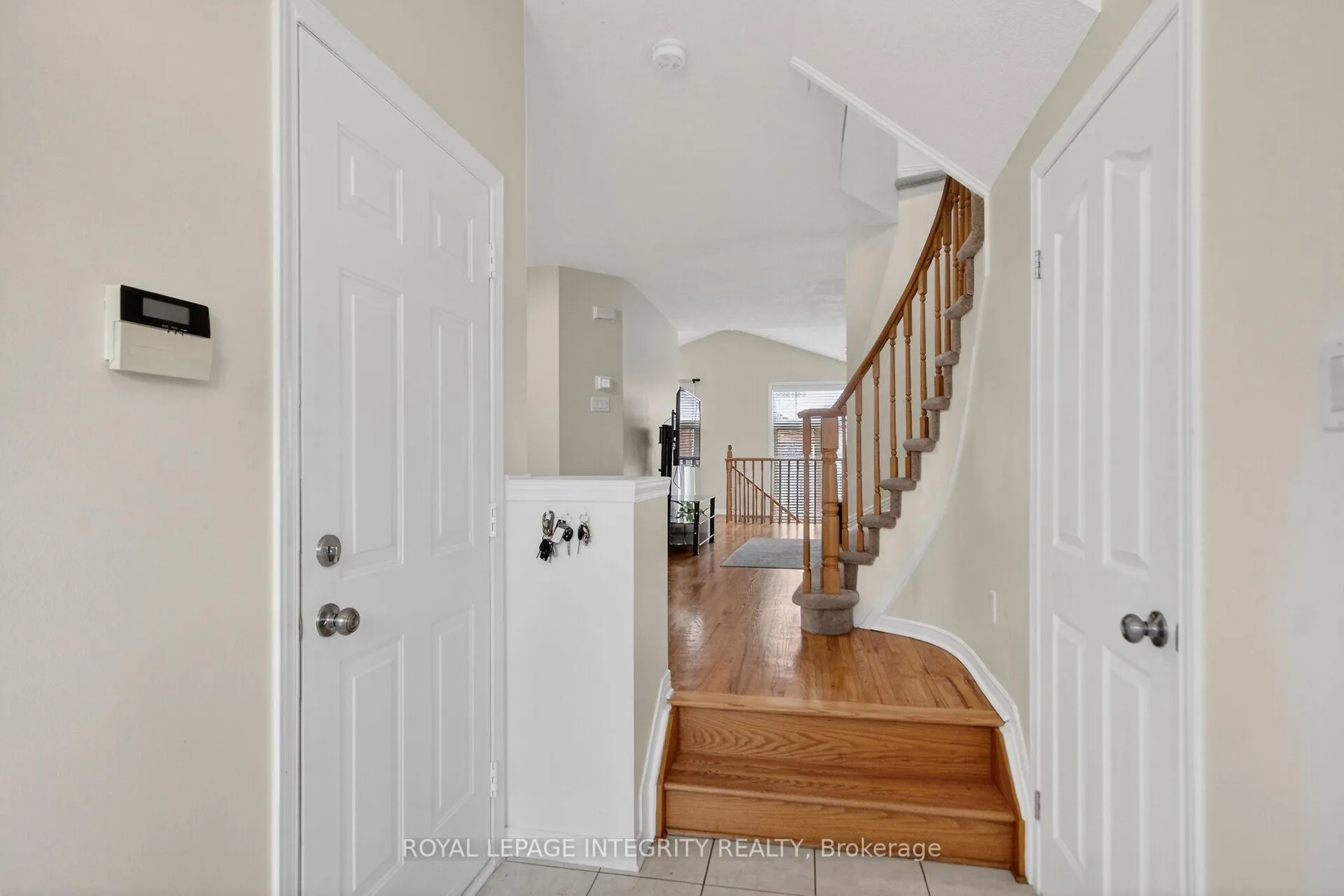 Photo 5 of 4369 Wildmint Square, Ottawa, Riverside South/Gloucester Glen — HOMEH