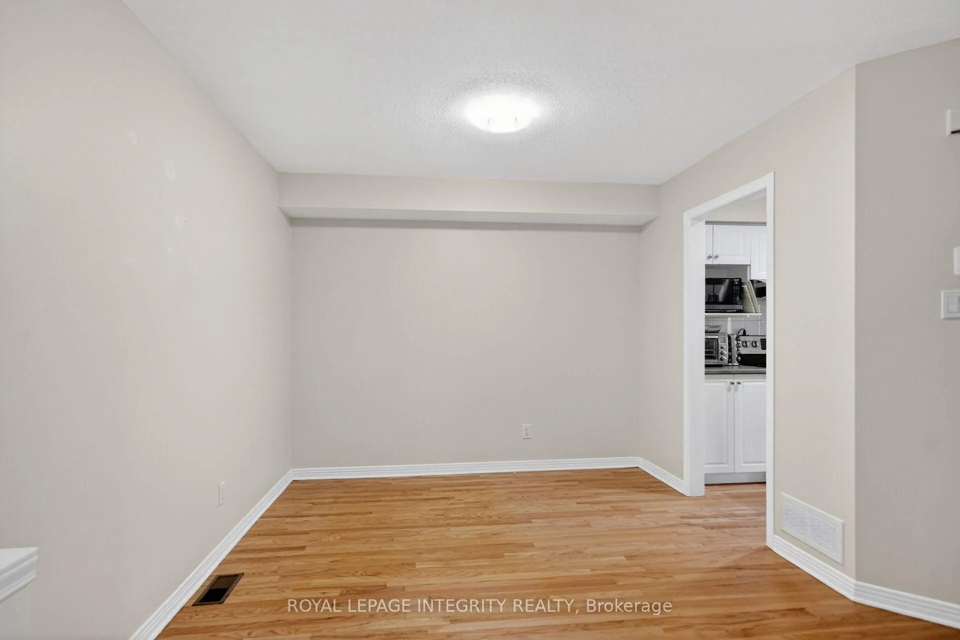 Photo 13 of 4369 Wildmint Square, Ottawa, Riverside South/Gloucester Glen — HOMEH