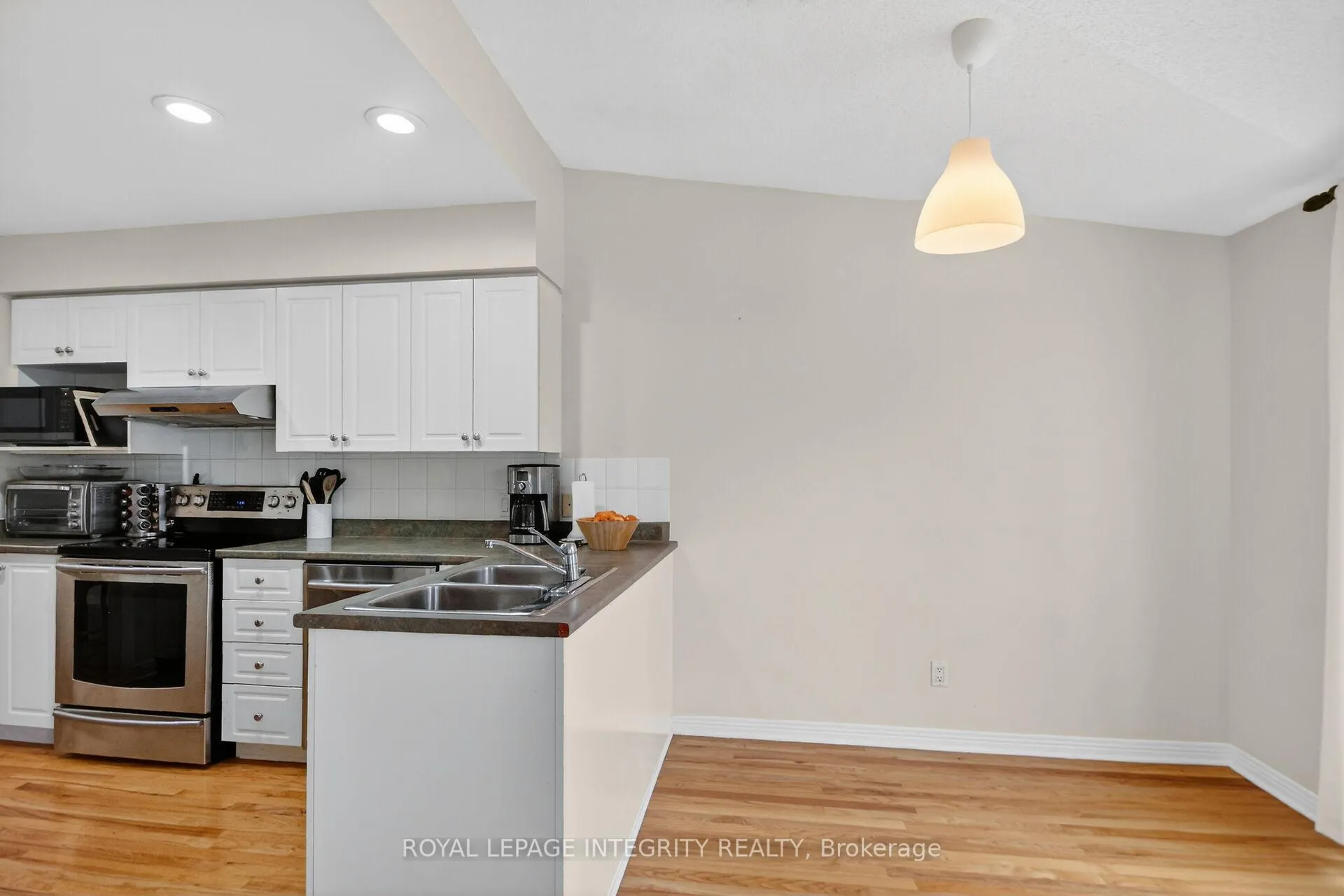 Photo 22 of 4369 Wildmint Square, Ottawa, Riverside South/Gloucester Glen — HOMEH