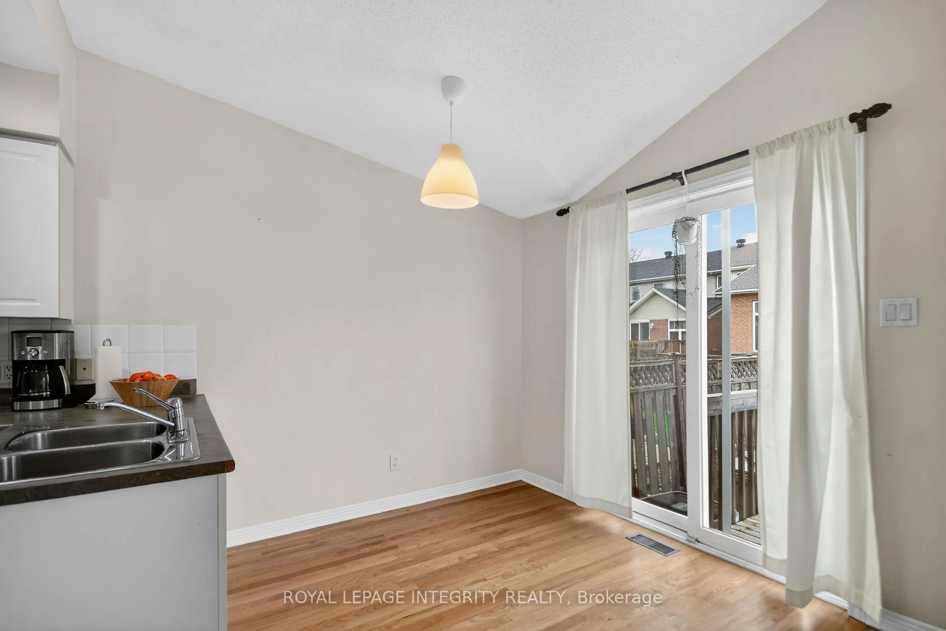 Photo 24 of 4369 Wildmint Square, Ottawa, Riverside South/Gloucester Glen — HOMEH