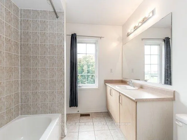 Photo 13 of Unit Main, 1464 Coldstream Drive, Oshawa, Taunton — HOMEH