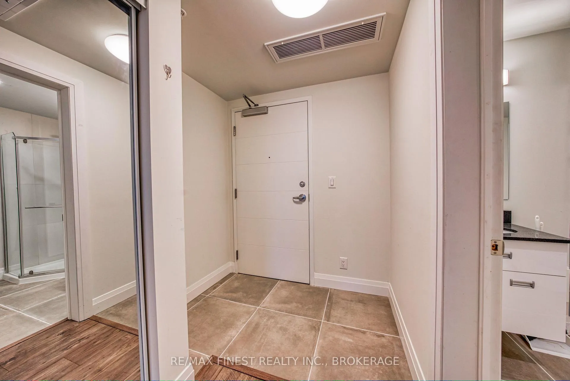 Photo 2 of Unit 523, 652 Princess Street, Kingston, Central City East — HOMEH