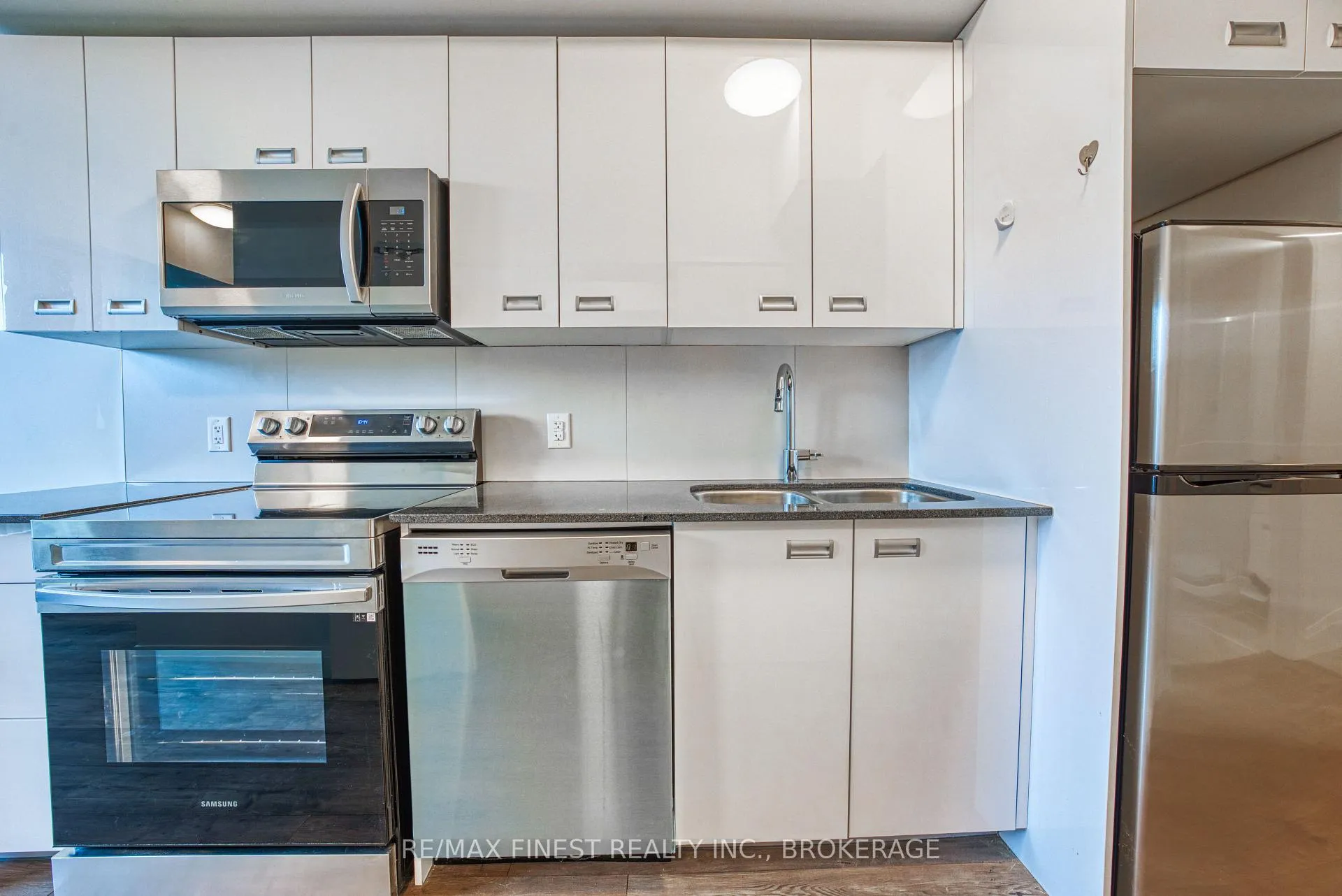 Photo 6 of Unit 523, 652 Princess Street, Kingston, Central City East — HOMEH