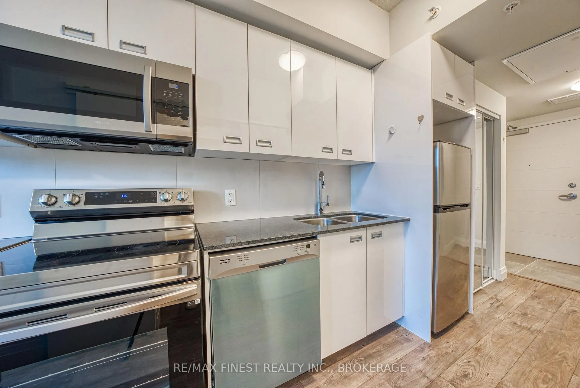 Photo 7 of Unit 523, 652 Princess Street, Kingston, Central City East — HOMEH