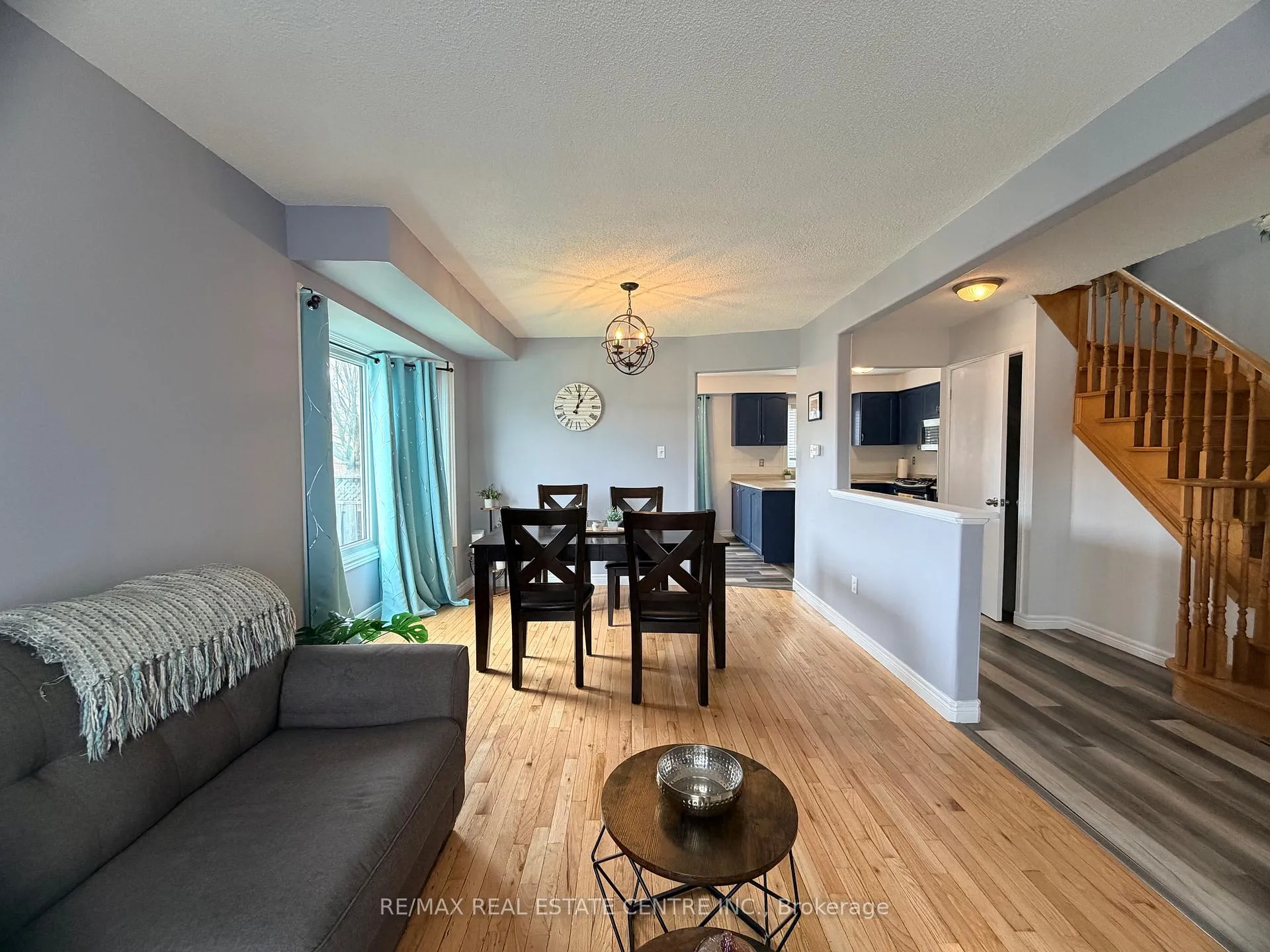 Photo 4 of 264 Langlaw Drive, Cambridge — HOMEH