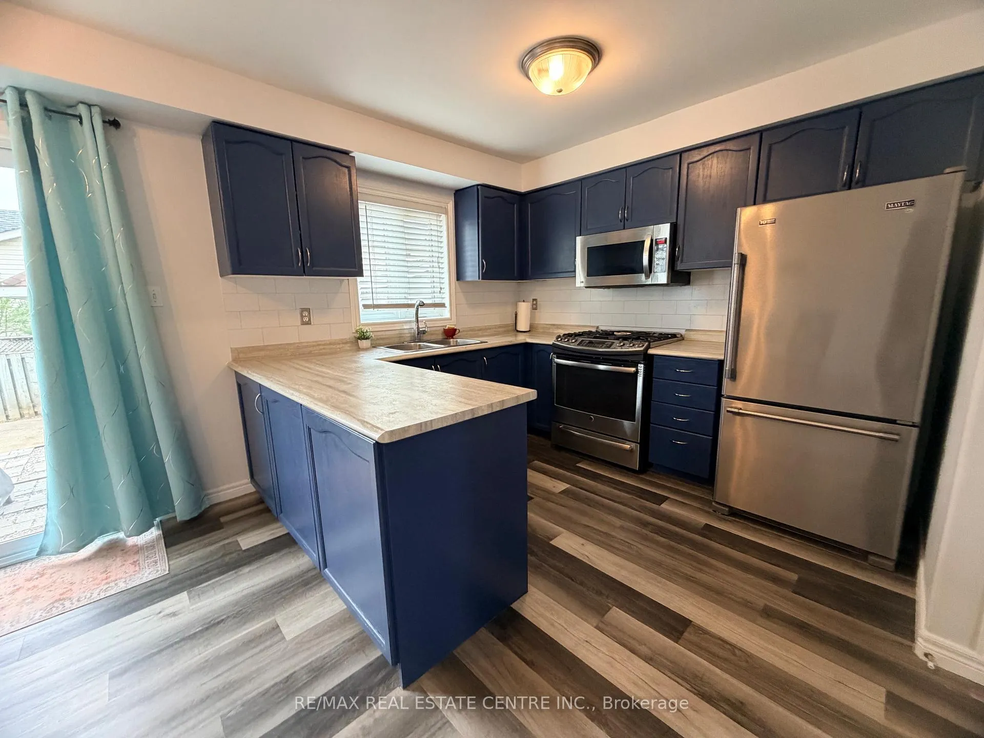 Photo 6 of 264 Langlaw Drive, Cambridge — HOMEH