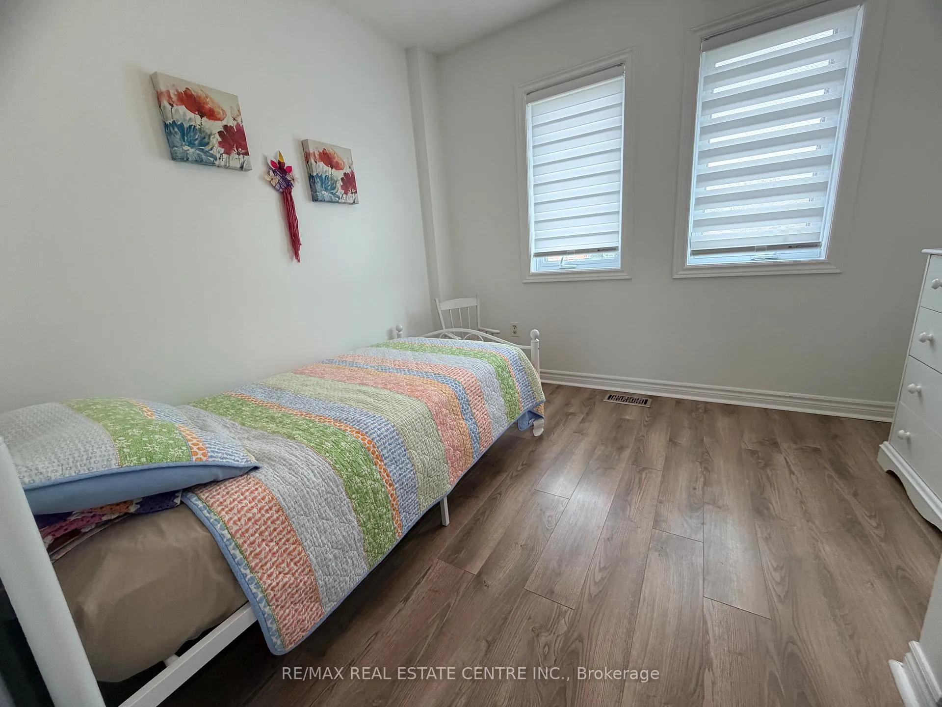 Photo 11 of 264 Langlaw Drive, Cambridge — HOMEH