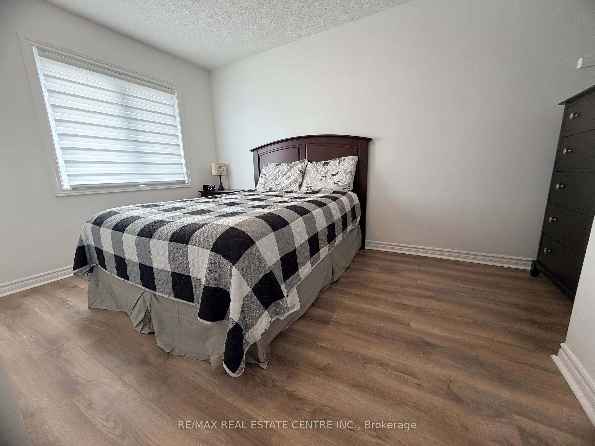 Photo 12 of 264 Langlaw Drive, Cambridge — HOMEH