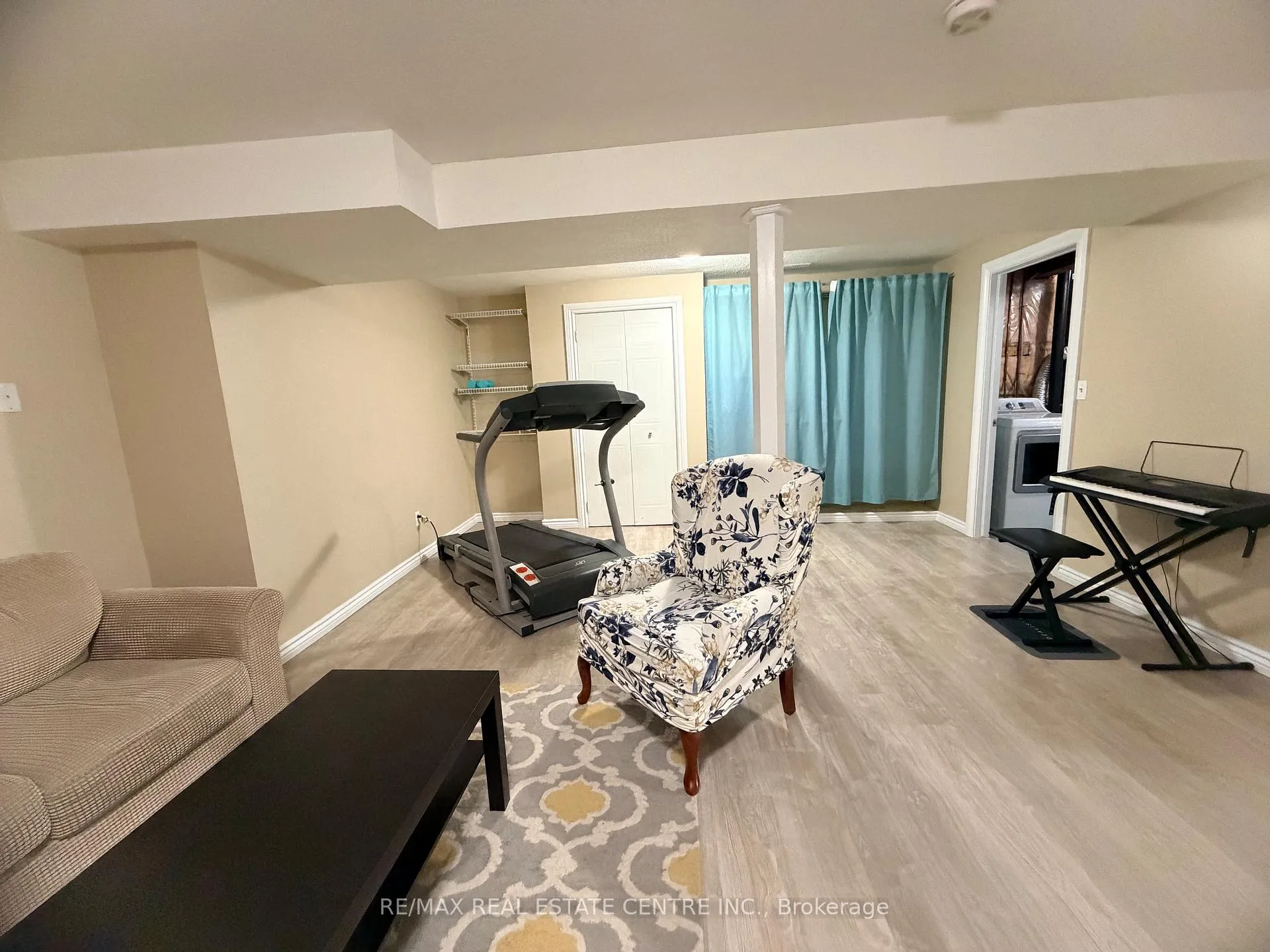 Photo 17 of 264 Langlaw Drive, Cambridge — HOMEH