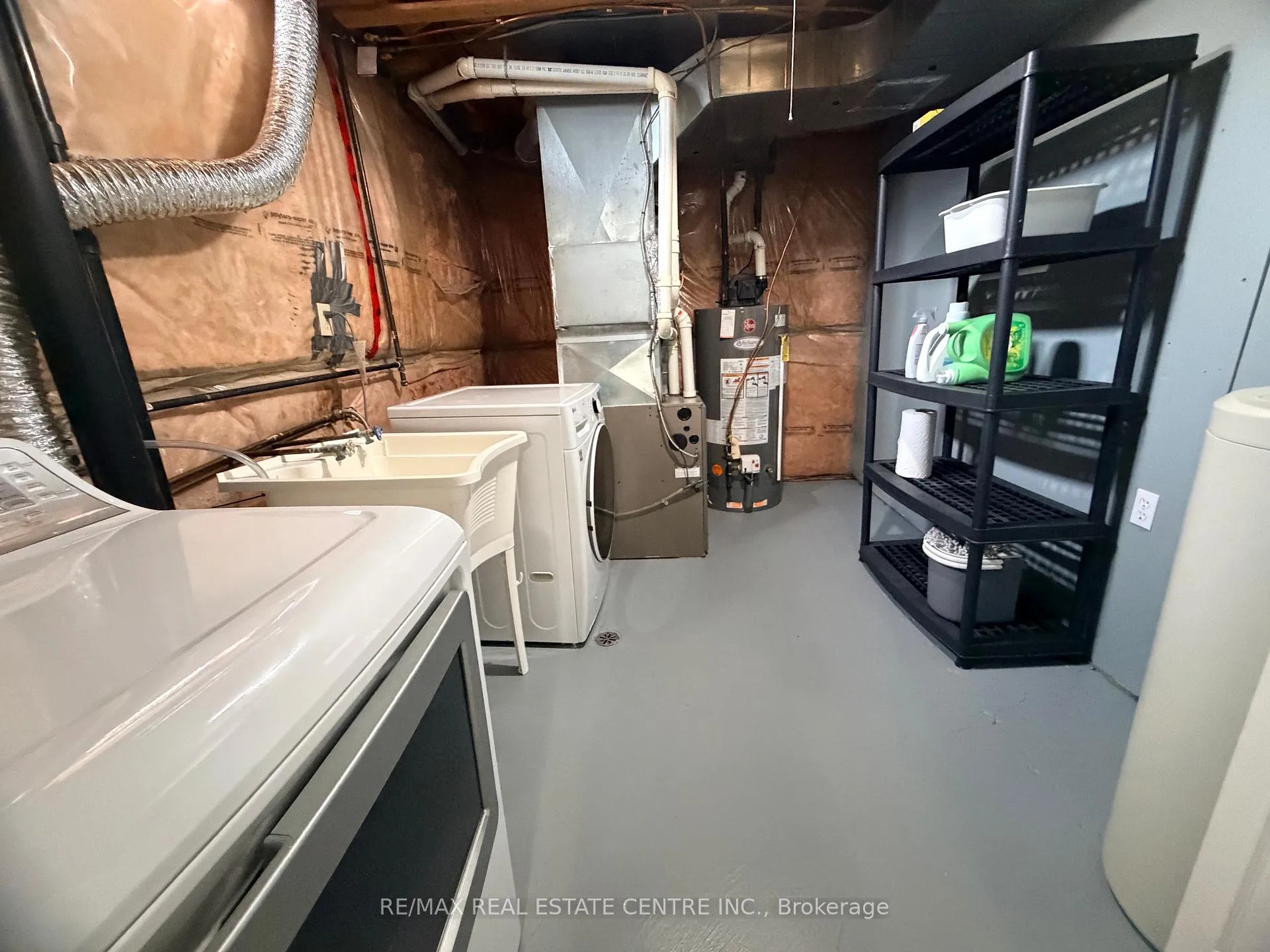 Photo 18 of 264 Langlaw Drive, Cambridge — HOMEH
