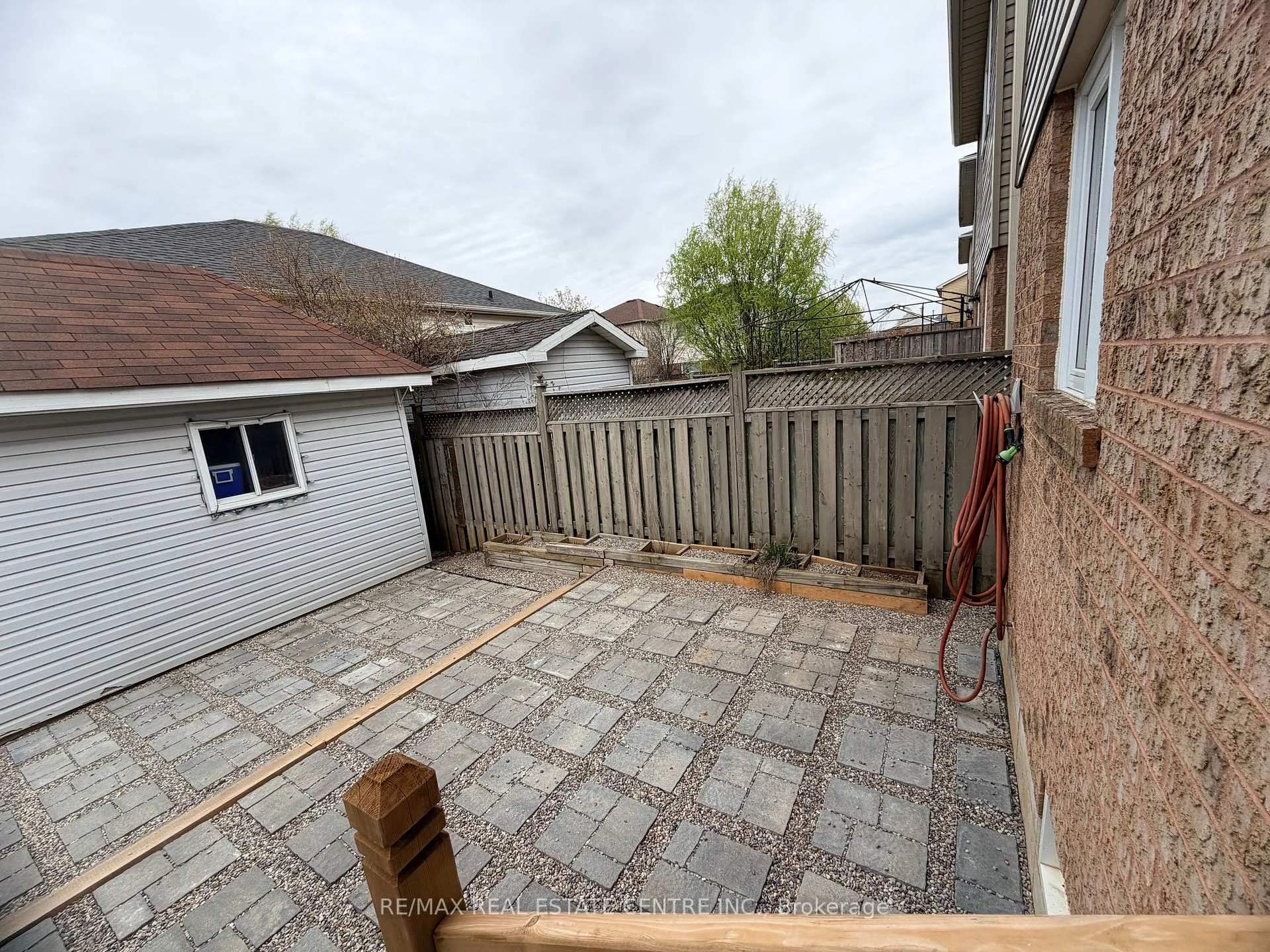 Photo 20 of 264 Langlaw Drive, Cambridge — HOMEH