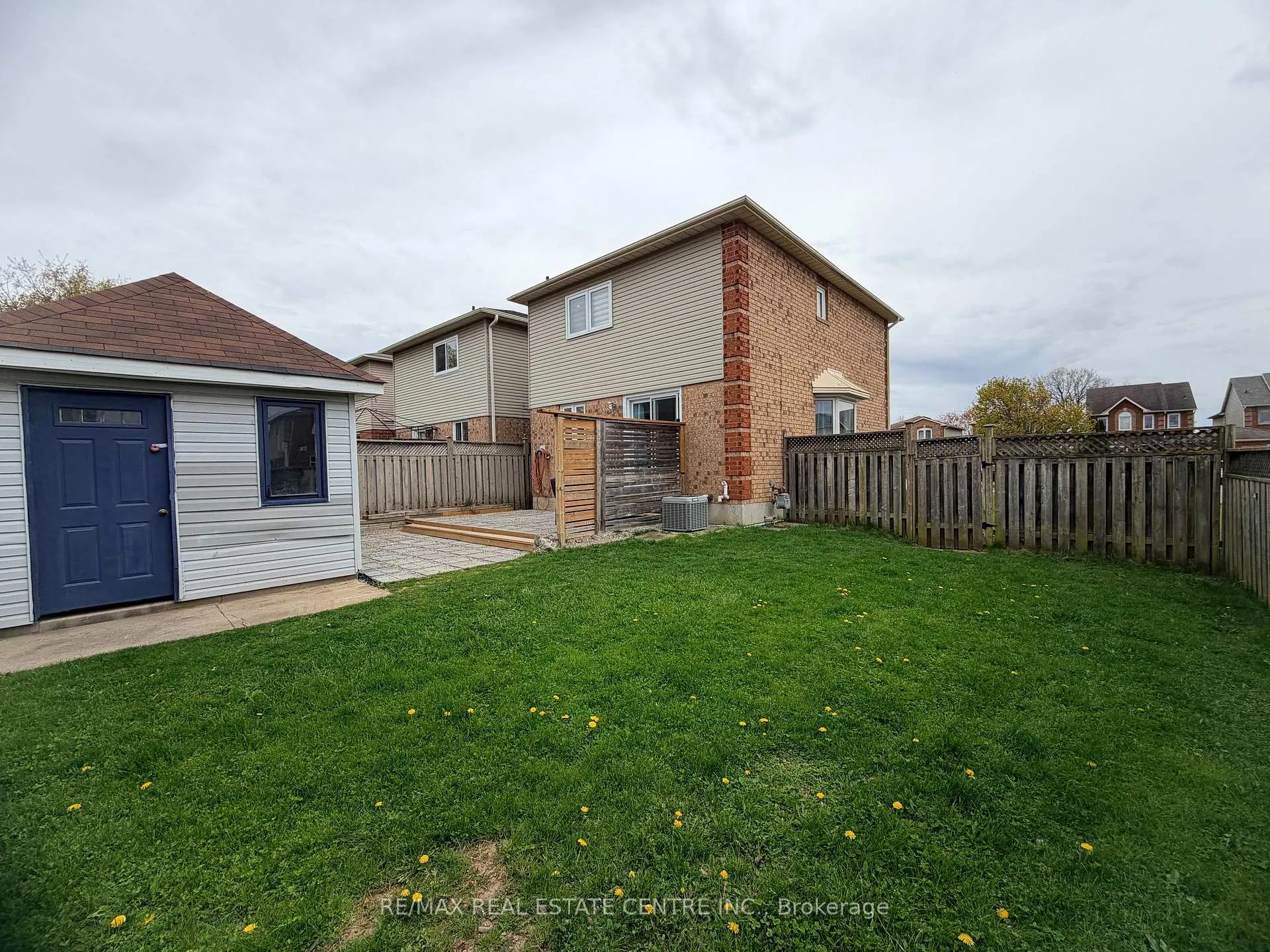Photo 21 of 264 Langlaw Drive, Cambridge — HOMEH