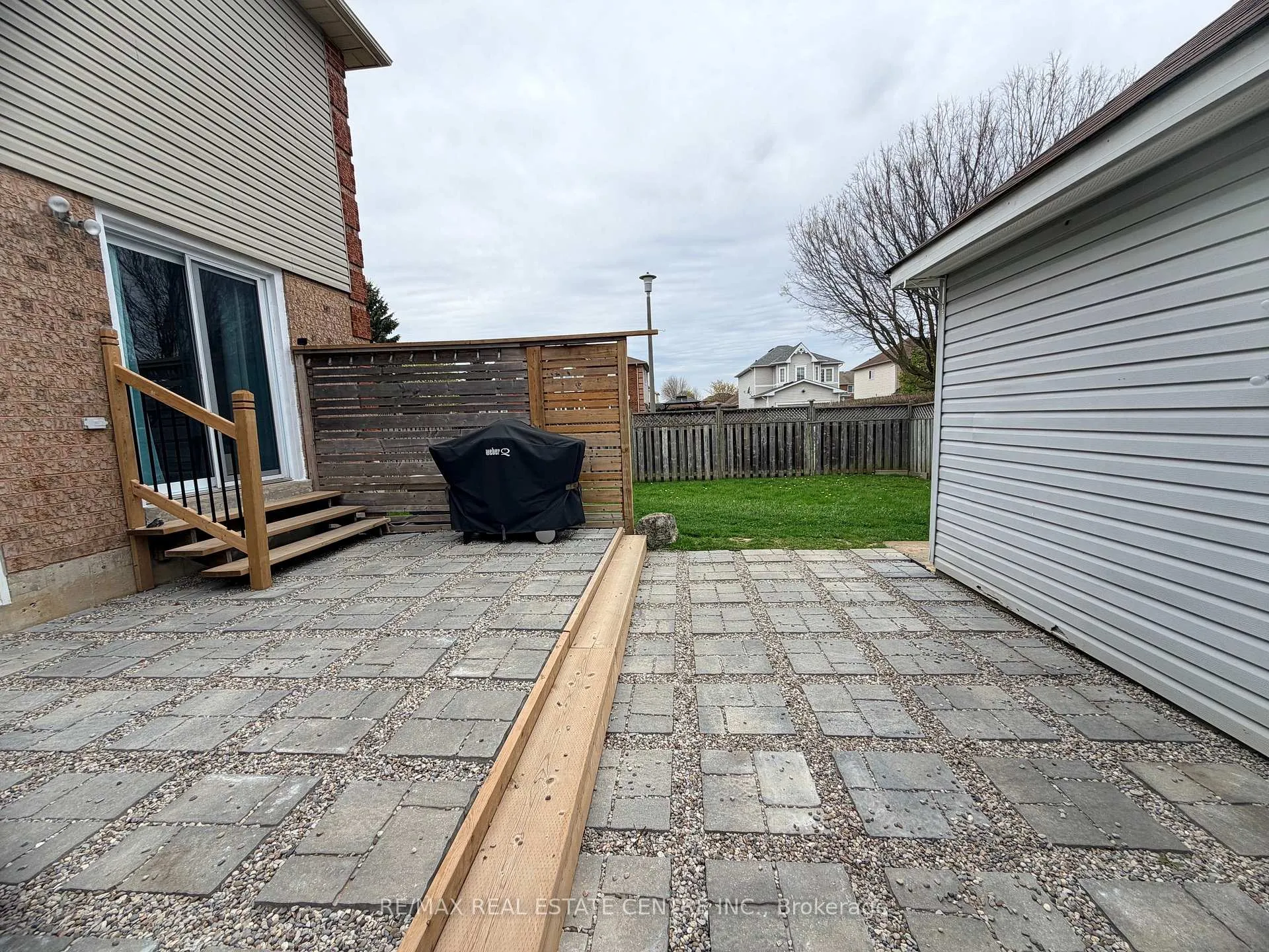 Photo 23 of 264 Langlaw Drive, Cambridge — HOMEH