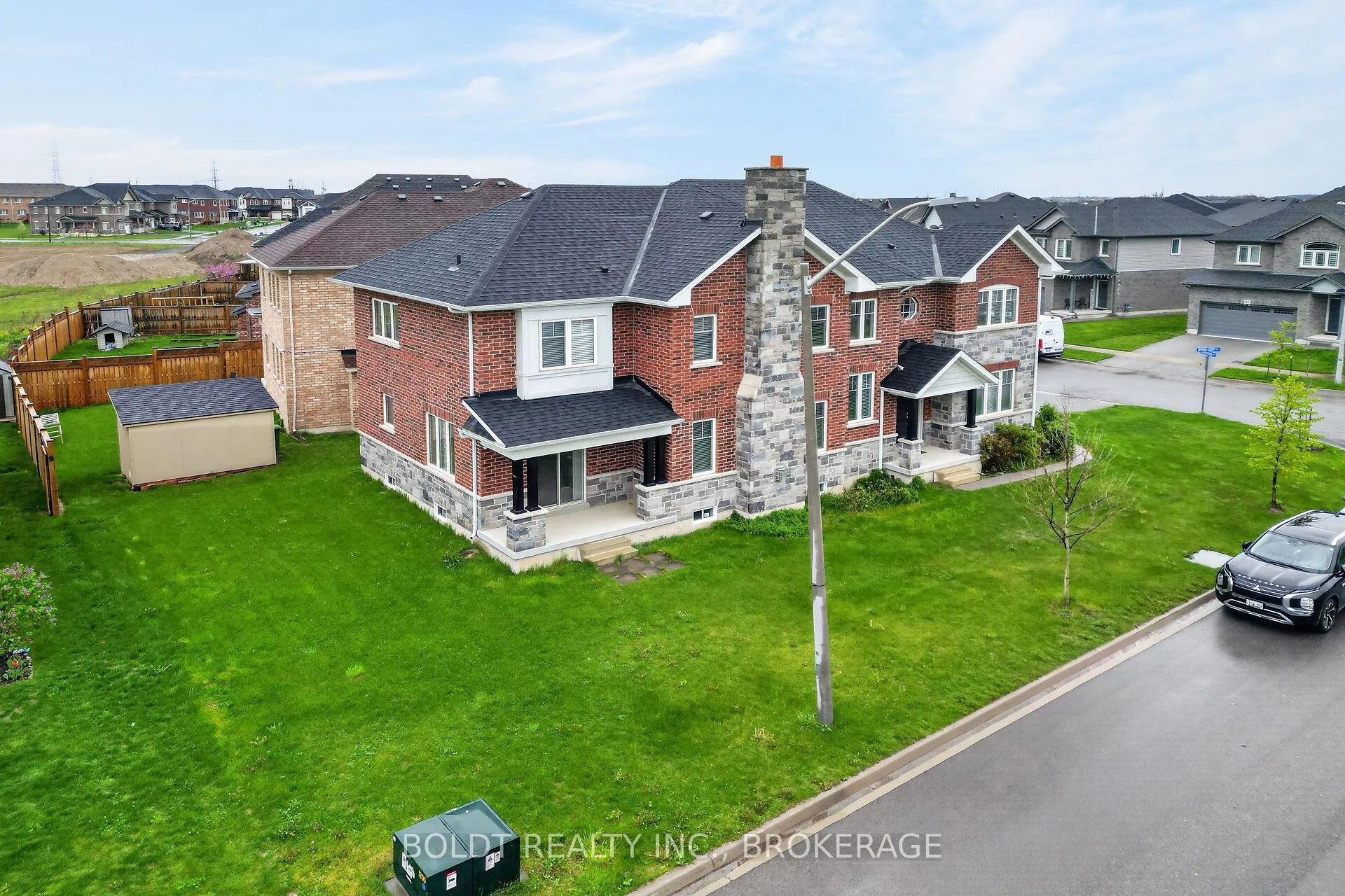 Photo 2 of 103 Homestead Way, Thorold, Rolling Meadows — HOMEH