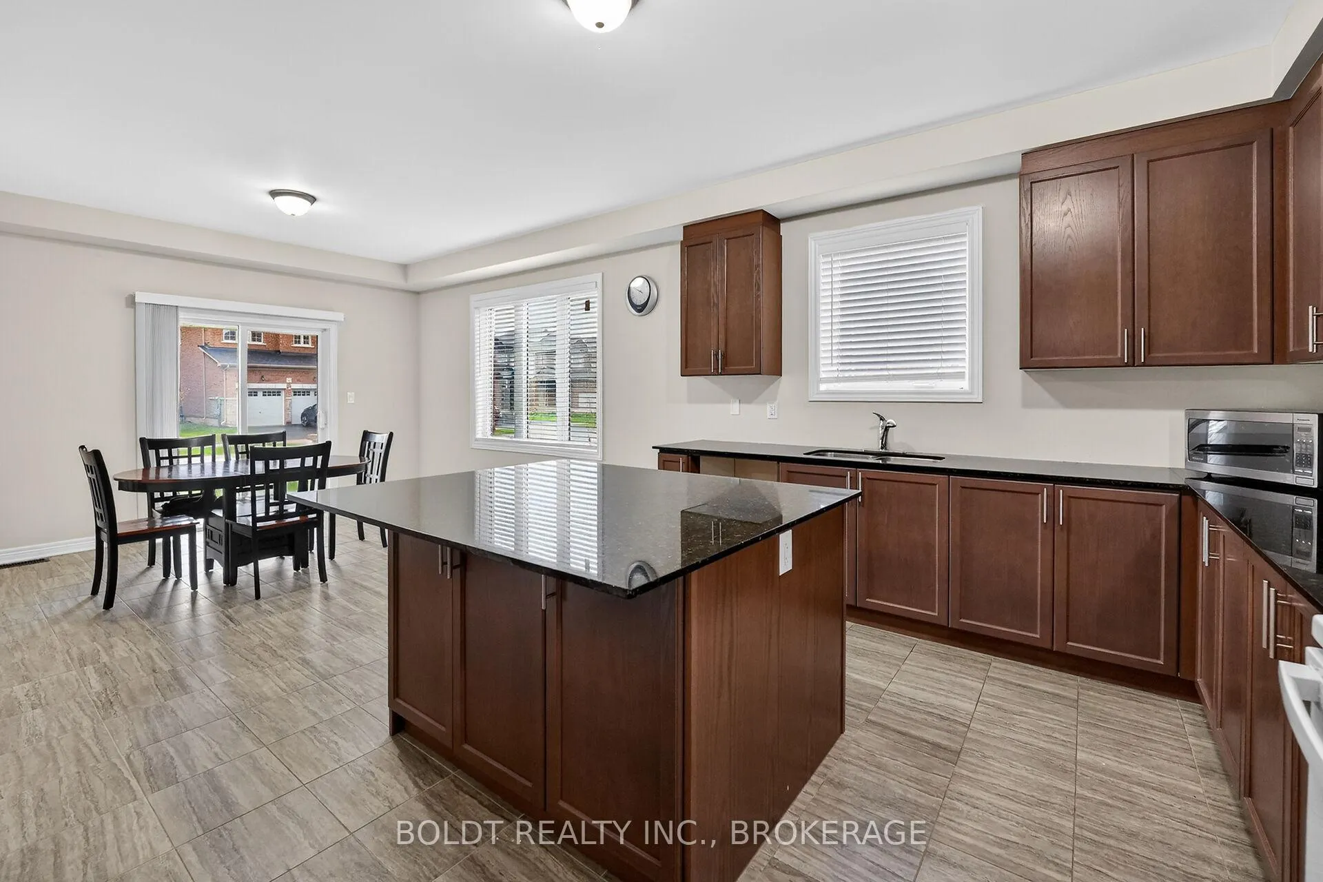 Photo 4 of 103 Homestead Way, Thorold, Rolling Meadows — HOMEH