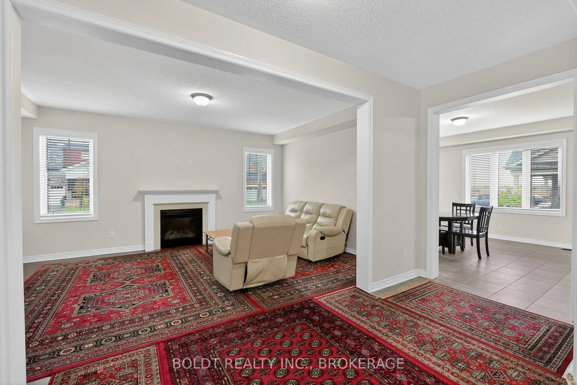 Photo 7 of 103 Homestead Way, Thorold, Rolling Meadows — HOMEH