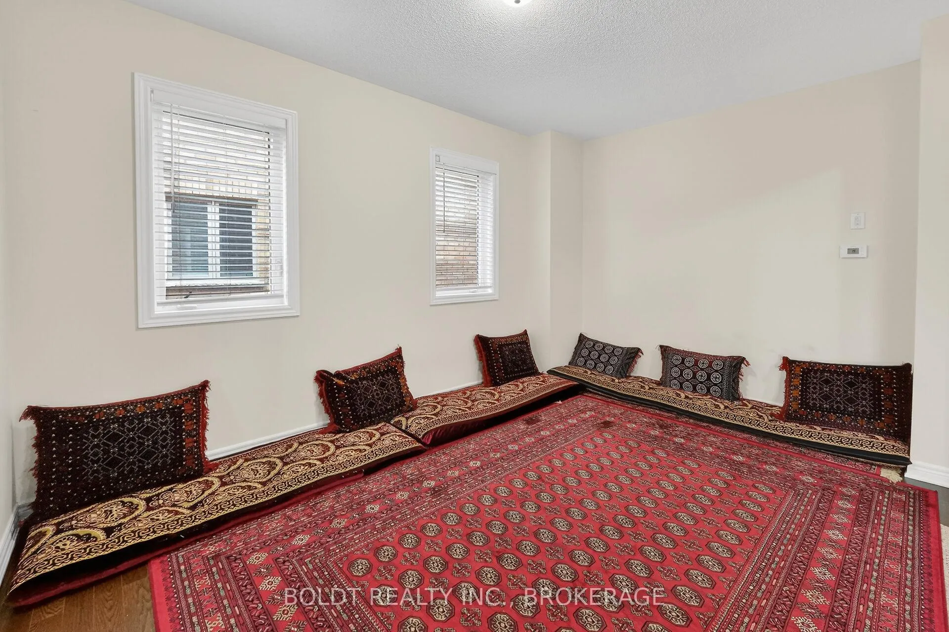 Photo 11 of 103 Homestead Way, Thorold, Rolling Meadows — HOMEH
