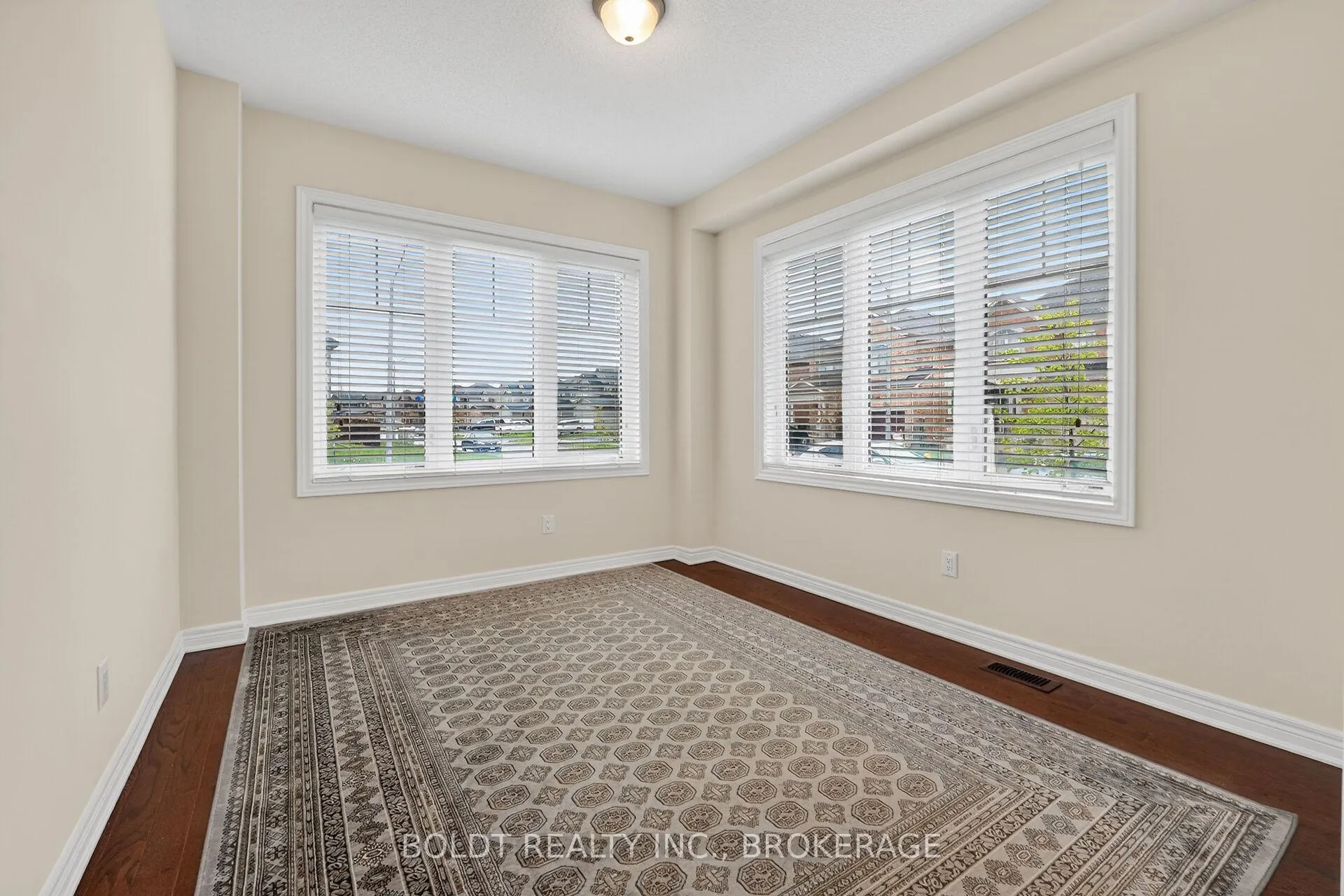 Photo 12 of 103 Homestead Way, Thorold, Rolling Meadows — HOMEH
