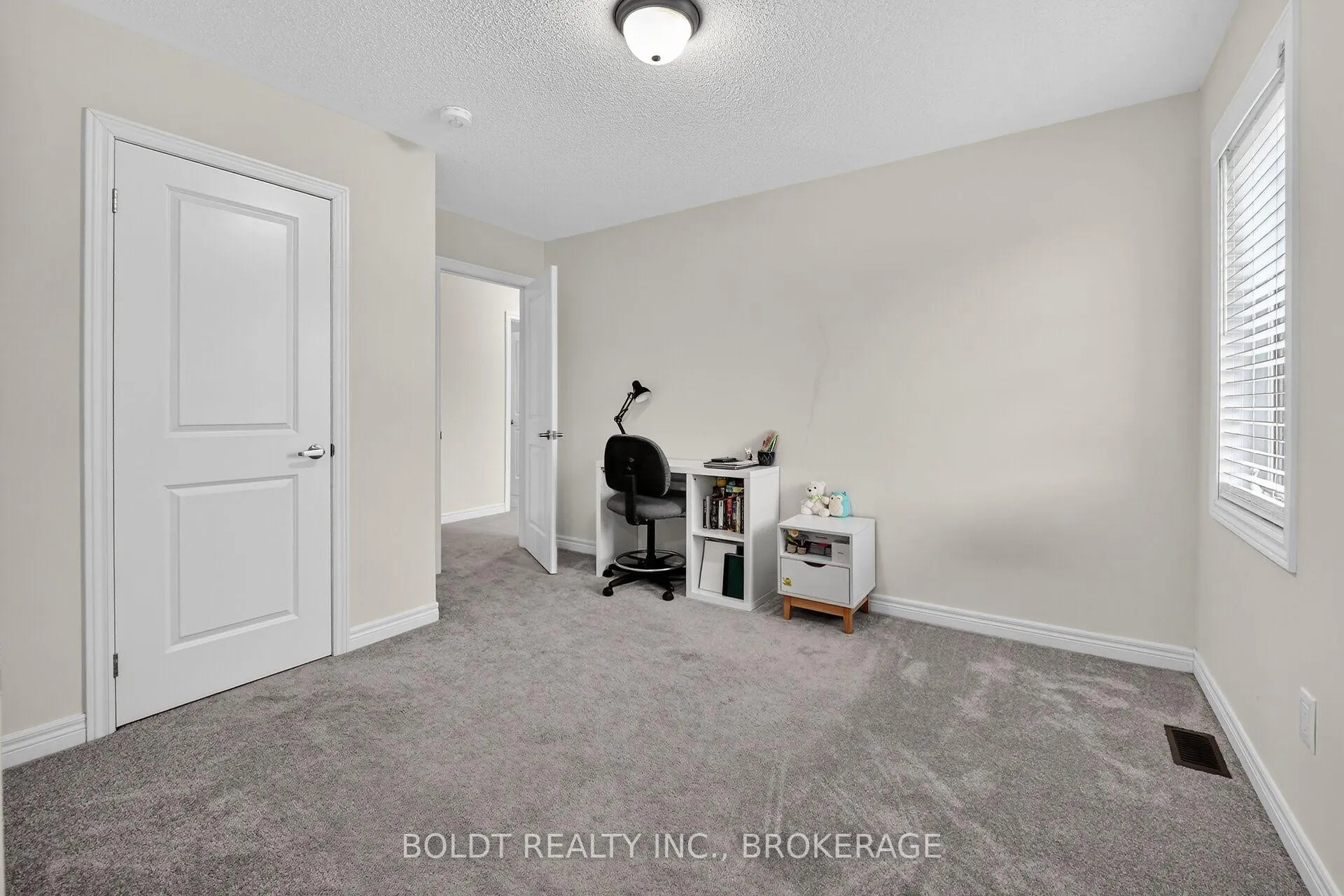 Photo 31 of 103 Homestead Way, Thorold, Rolling Meadows — HOMEH