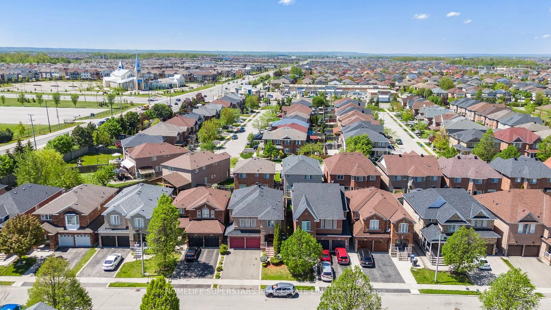 Photo 37 of 56 Lockheed Crescent, Brampton, Fletcher's Meadow — HOMEH