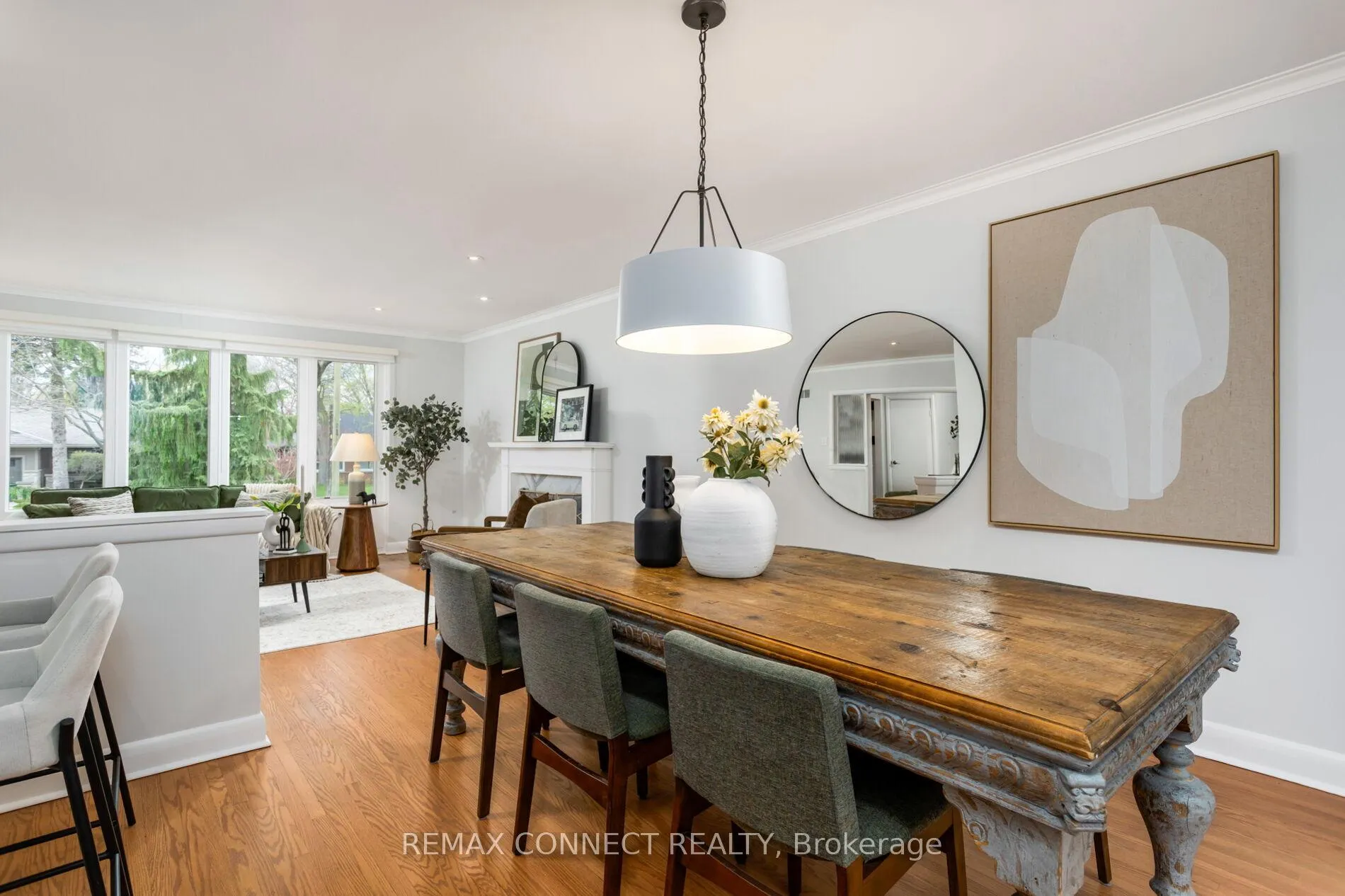 Photo 11 of 75 Glenellen Drive E, Etobicoke, Stonegate-Queensway — HOMEH