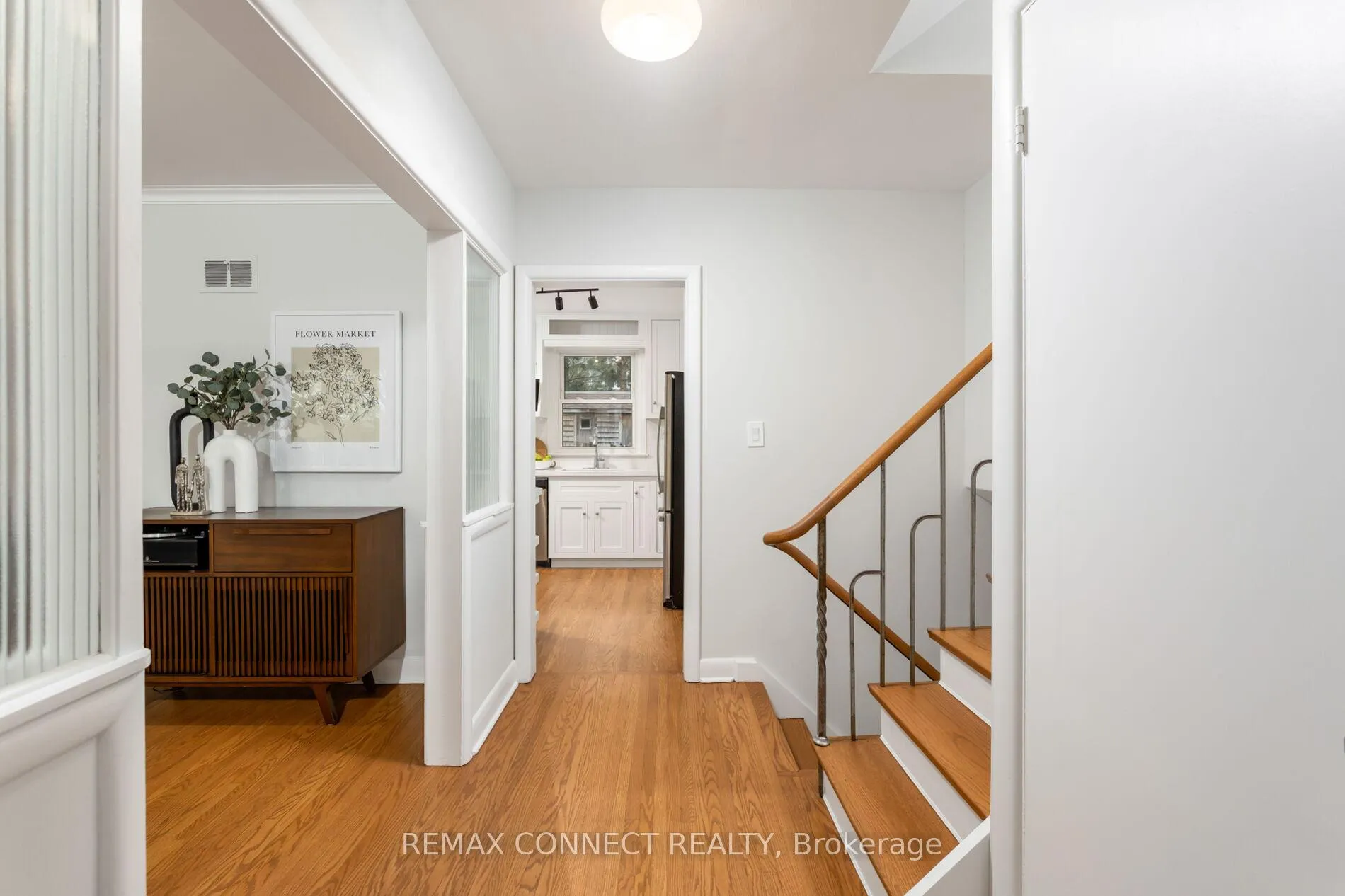 Photo 17 of 75 Glenellen Drive E, Etobicoke, Stonegate-Queensway — HOMEH