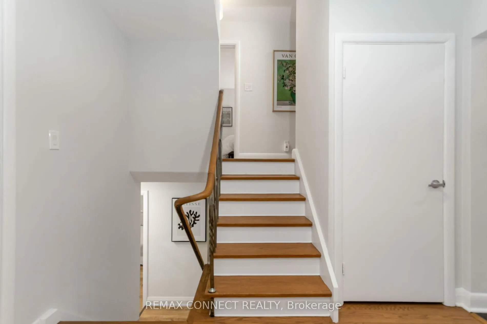 Photo 18 of 75 Glenellen Drive E, Etobicoke, Stonegate-Queensway — HOMEH