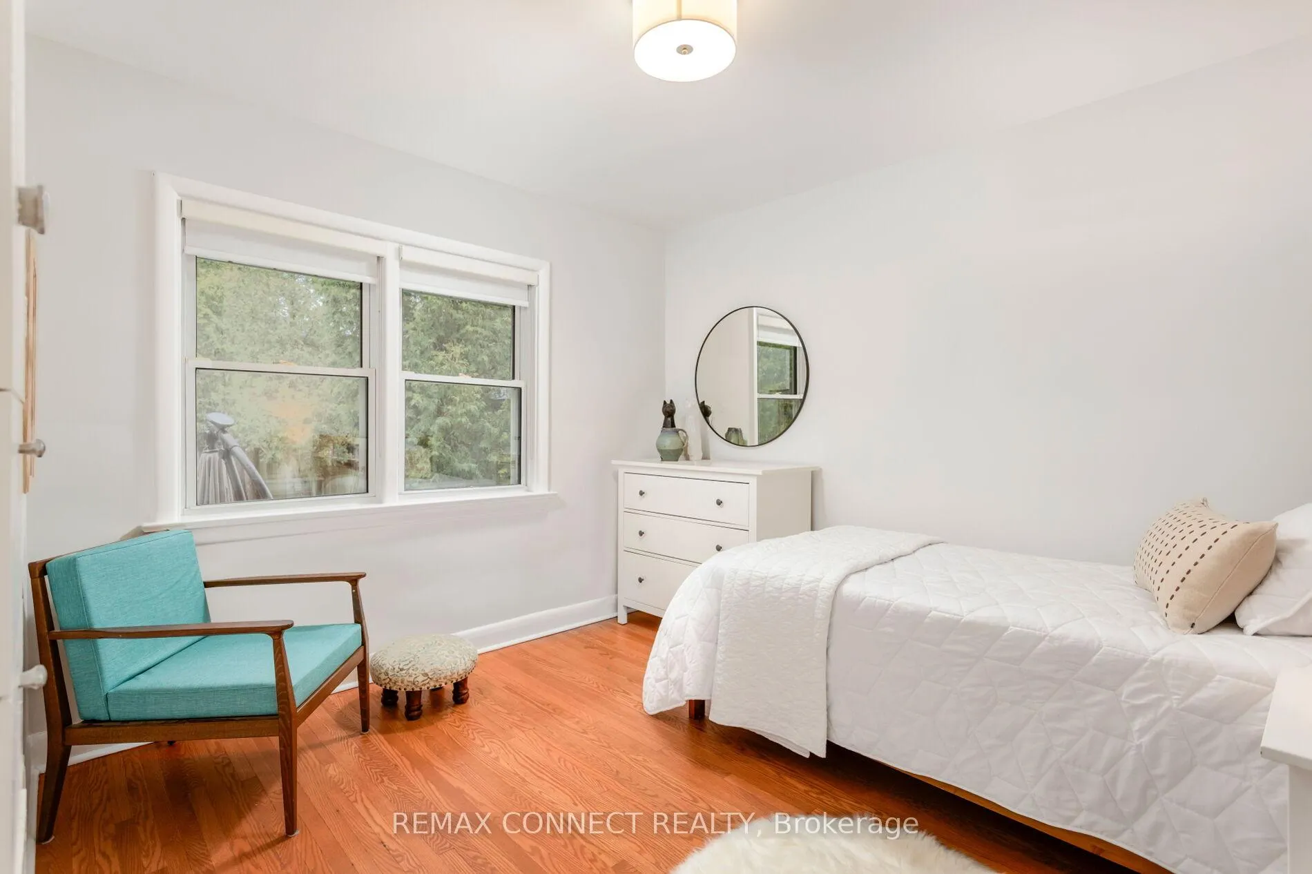 Photo 25 of 75 Glenellen Drive E, Etobicoke, Stonegate-Queensway — HOMEH