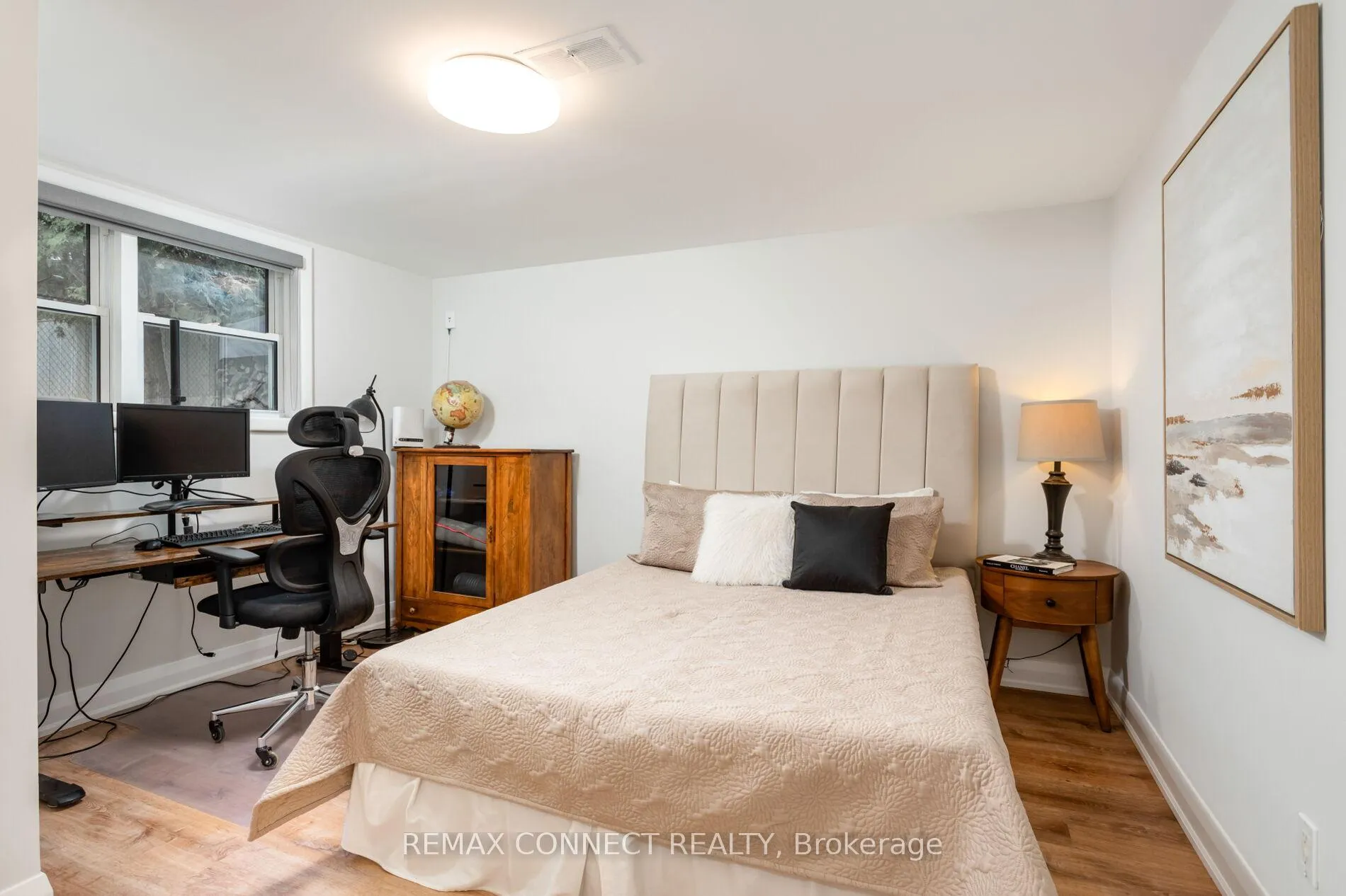 Photo 31 of 75 Glenellen Drive E, Etobicoke, Stonegate-Queensway — HOMEH