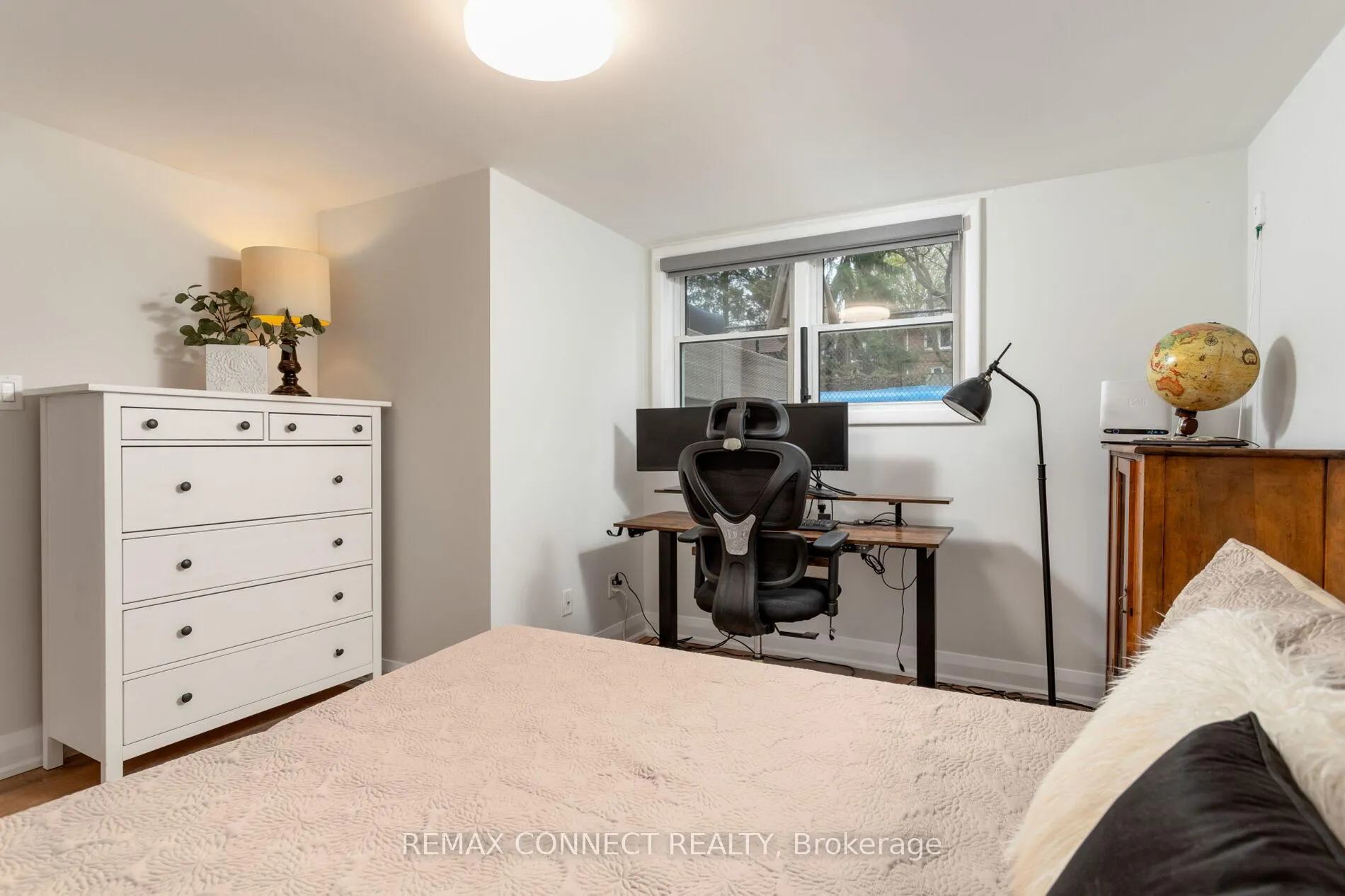 Photo 32 of 75 Glenellen Drive E, Etobicoke, Stonegate-Queensway — HOMEH