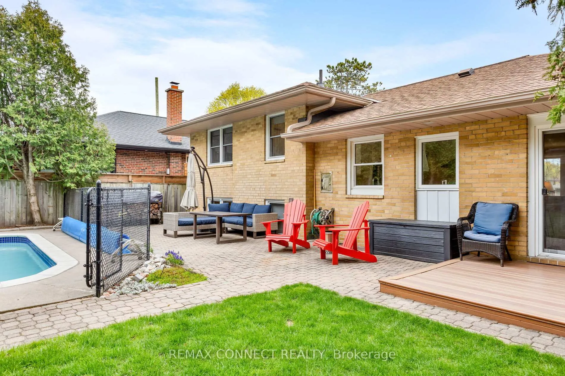Photo 43 of 75 Glenellen Drive E, Etobicoke, Stonegate-Queensway — HOMEH