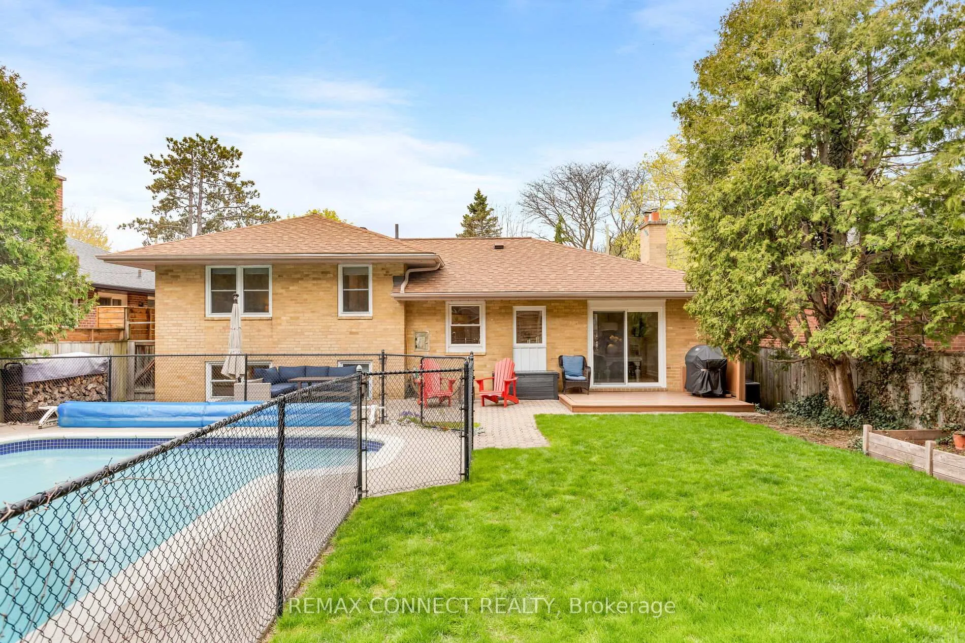 Photo 47 of 75 Glenellen Drive E, Etobicoke, Stonegate-Queensway — HOMEH