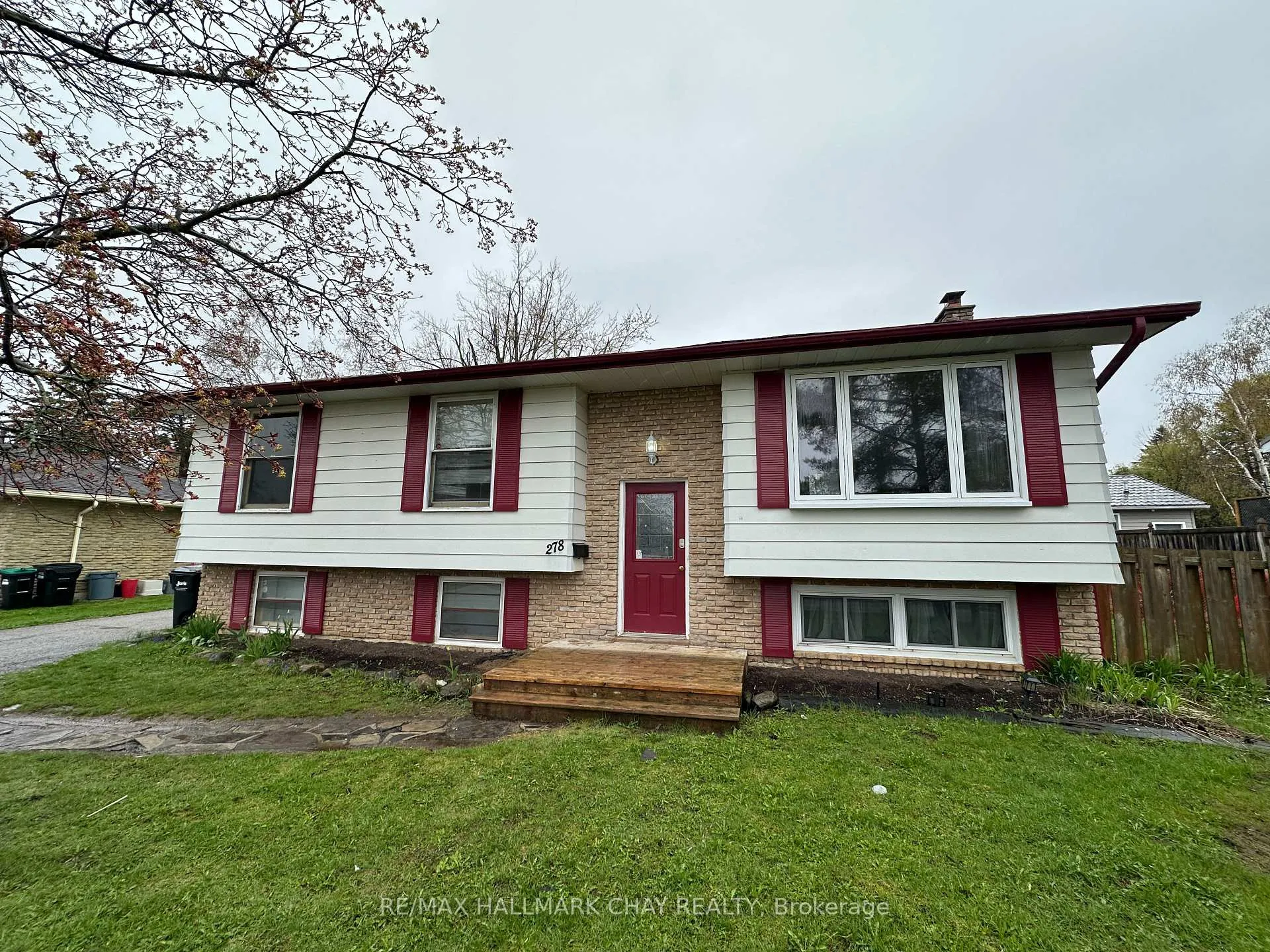 Photo 2 of 278 Pine Drive, Barrie, Bayshore — HOMEH