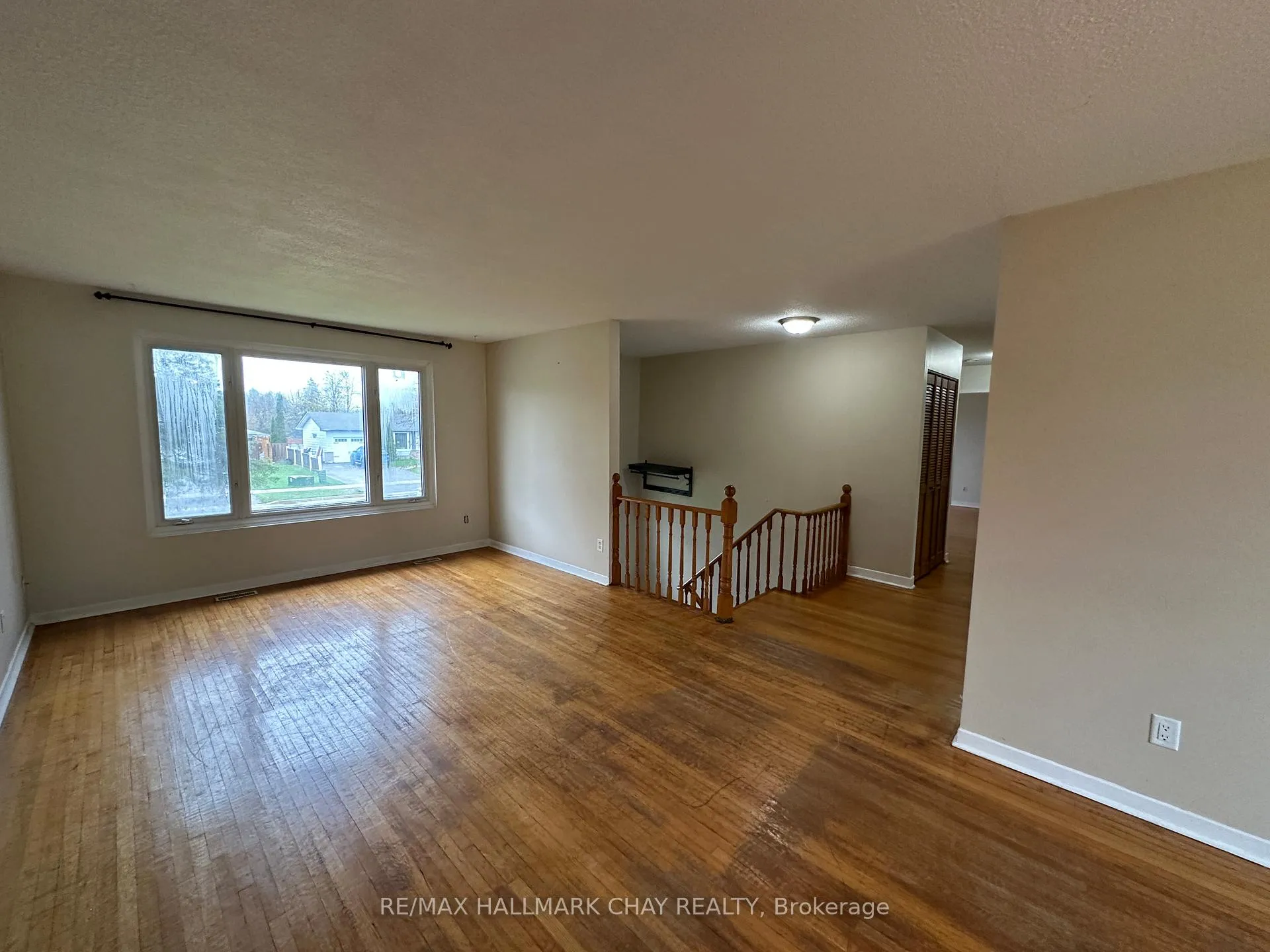 Photo 4 of 278 Pine Drive, Barrie, Bayshore — HOMEH