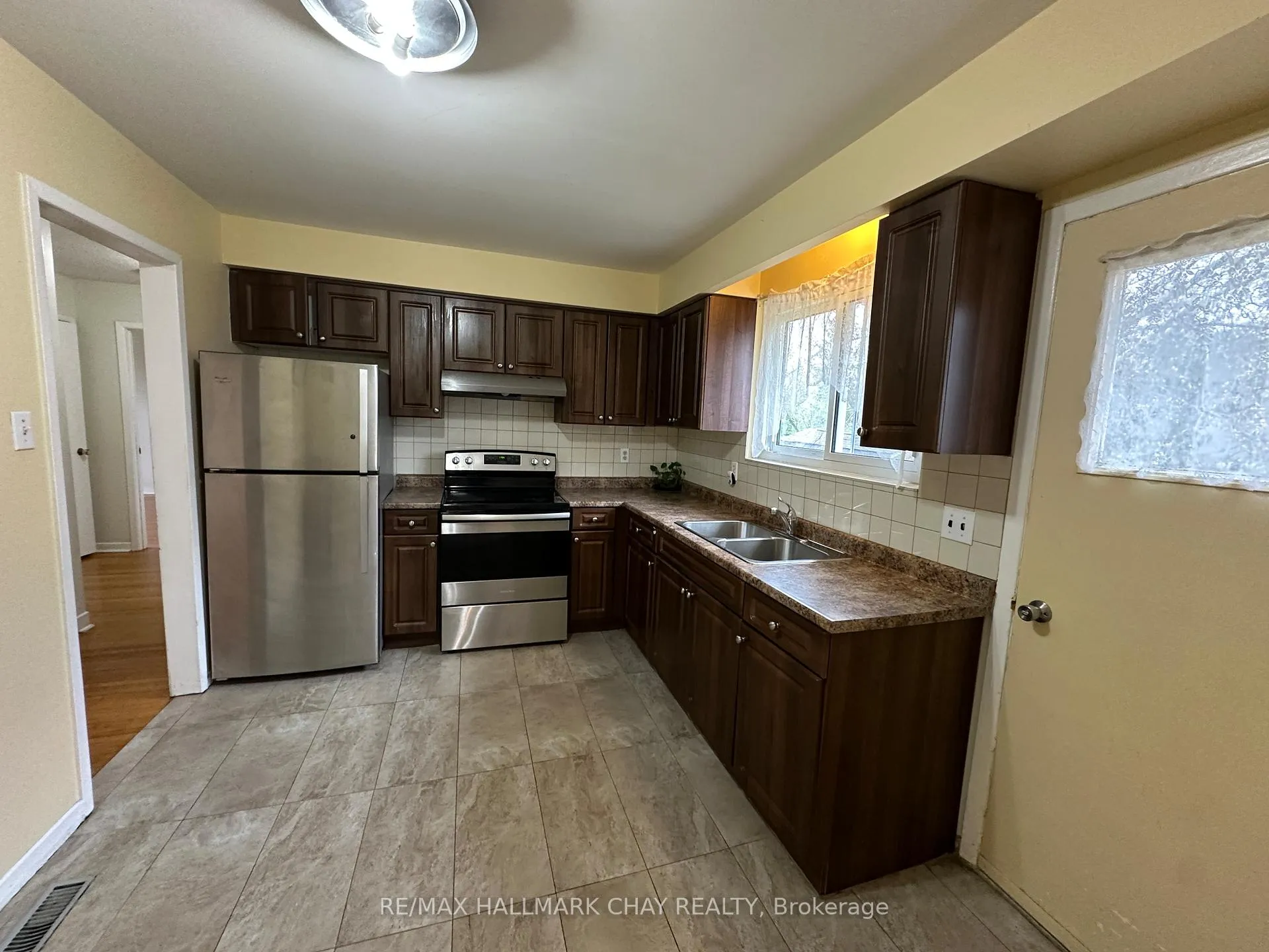 Photo 6 of 278 Pine Drive, Barrie, Bayshore — HOMEH