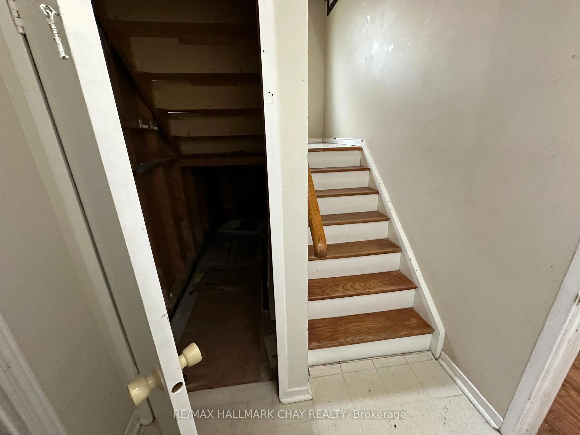 Photo 14 of 278 Pine Drive, Barrie, Bayshore — HOMEH